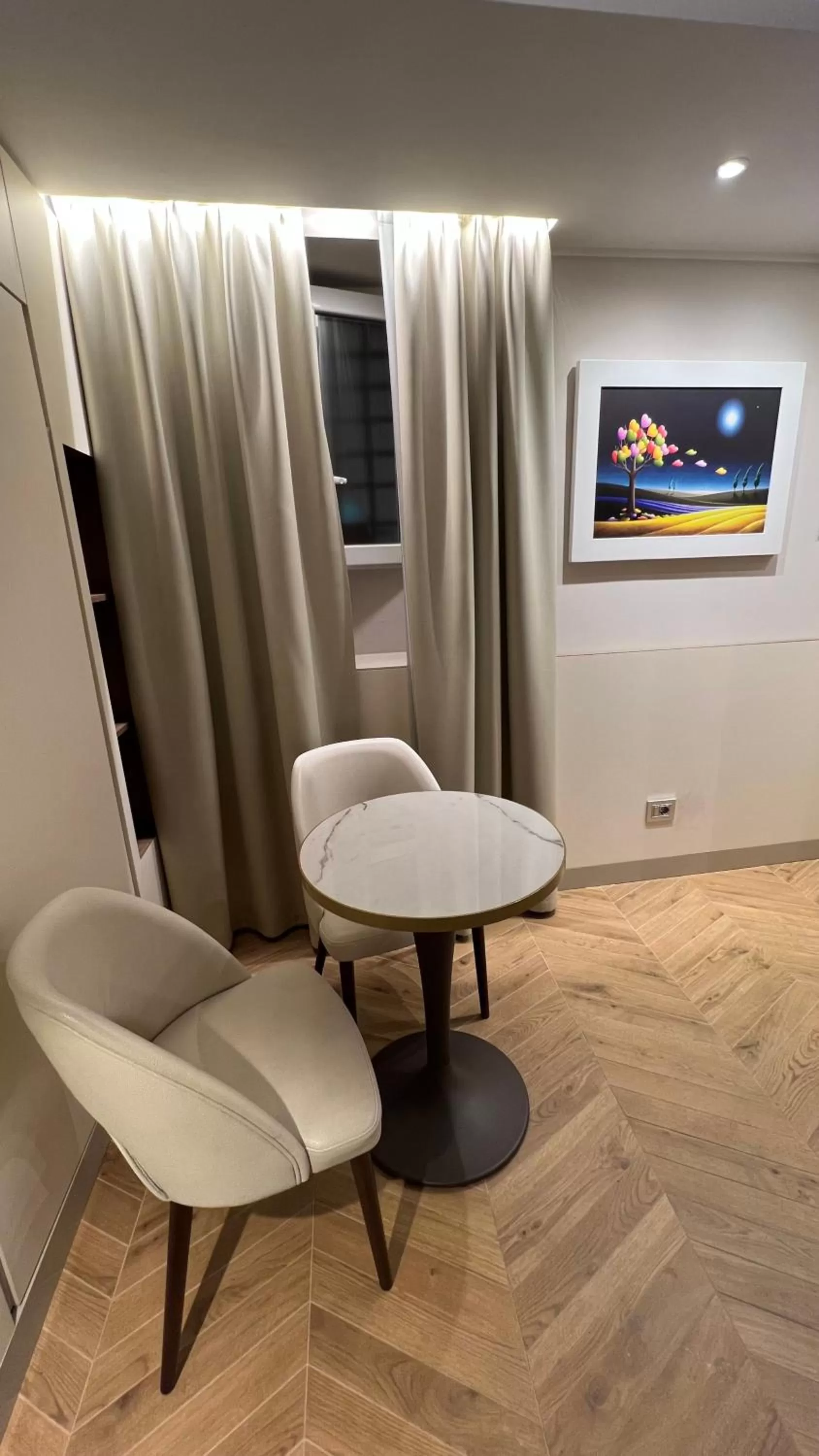 Facade/entrance in Harry's Bar Trevi Hotel & Restaurant