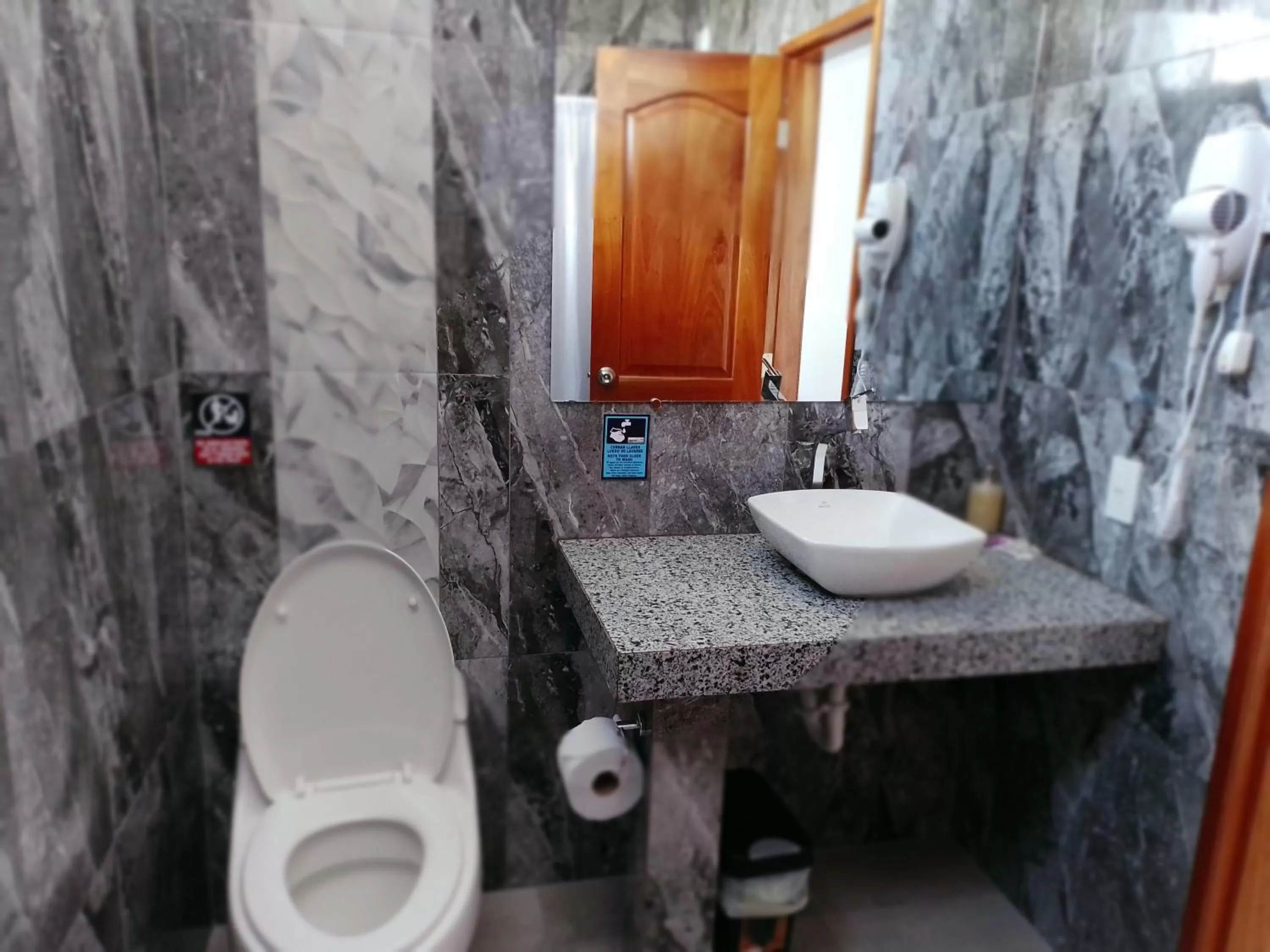 Bathroom in Patty House Galapagos