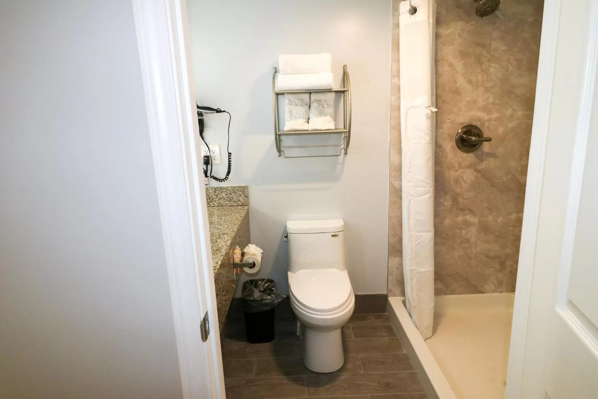 Bathroom in Envi Boutique Hotel Henderson-Evansville South