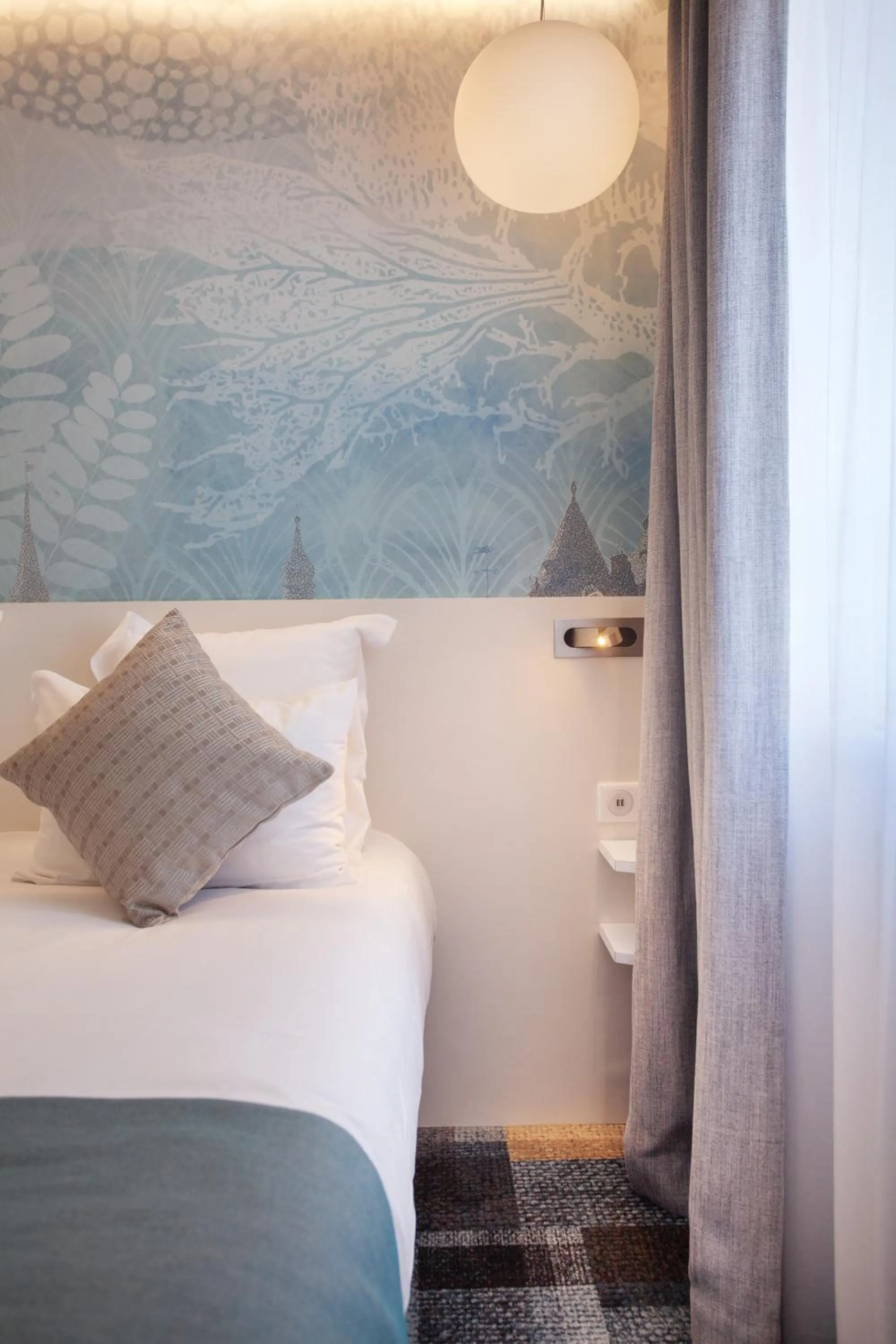 Bed in Hotel Apolonia Paris Mouffetard, Sure Hotel Collection by Best Western