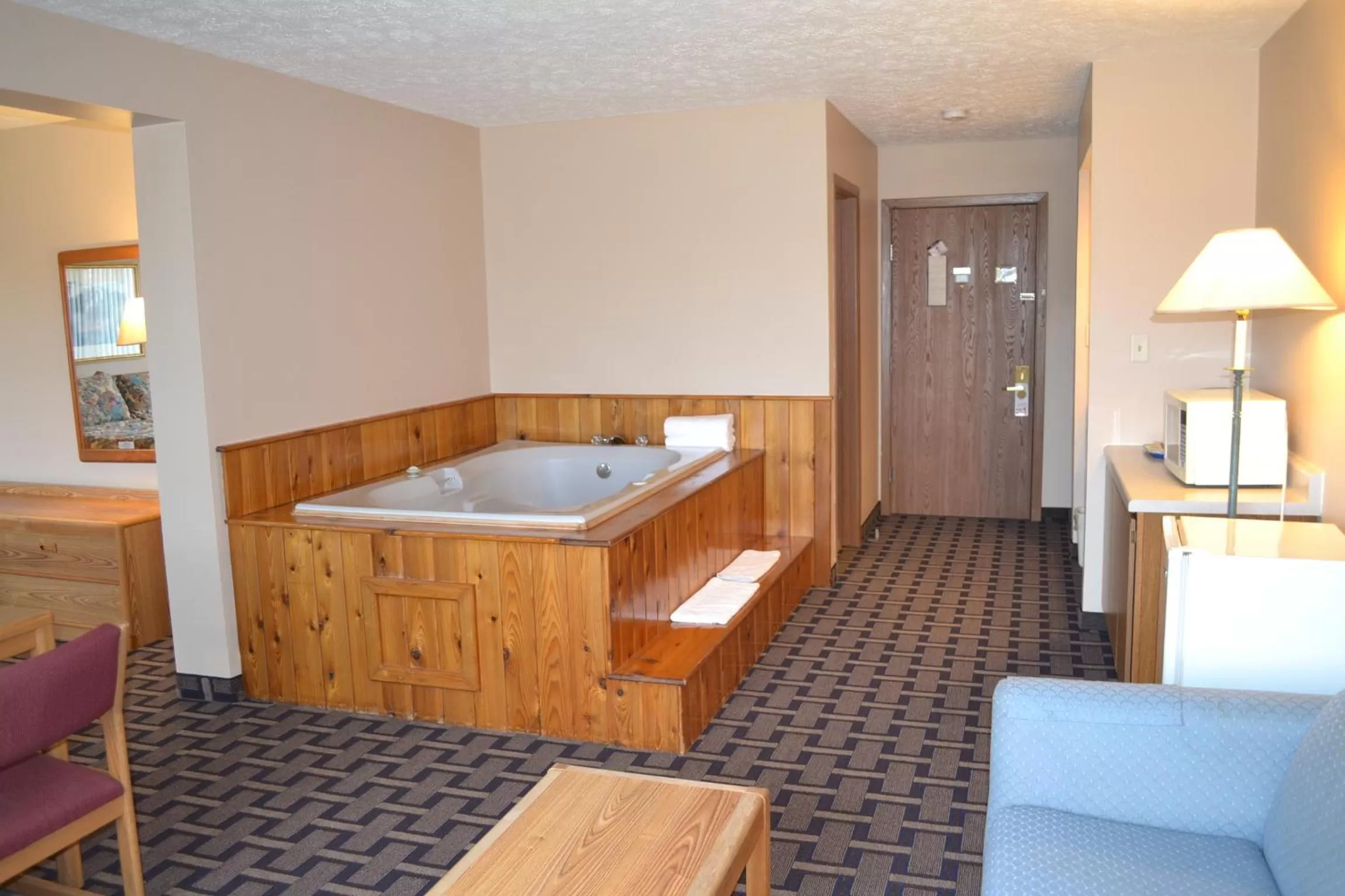 Photo of the whole room, Bed in Sky Lodge Inn & Suites - Delavan