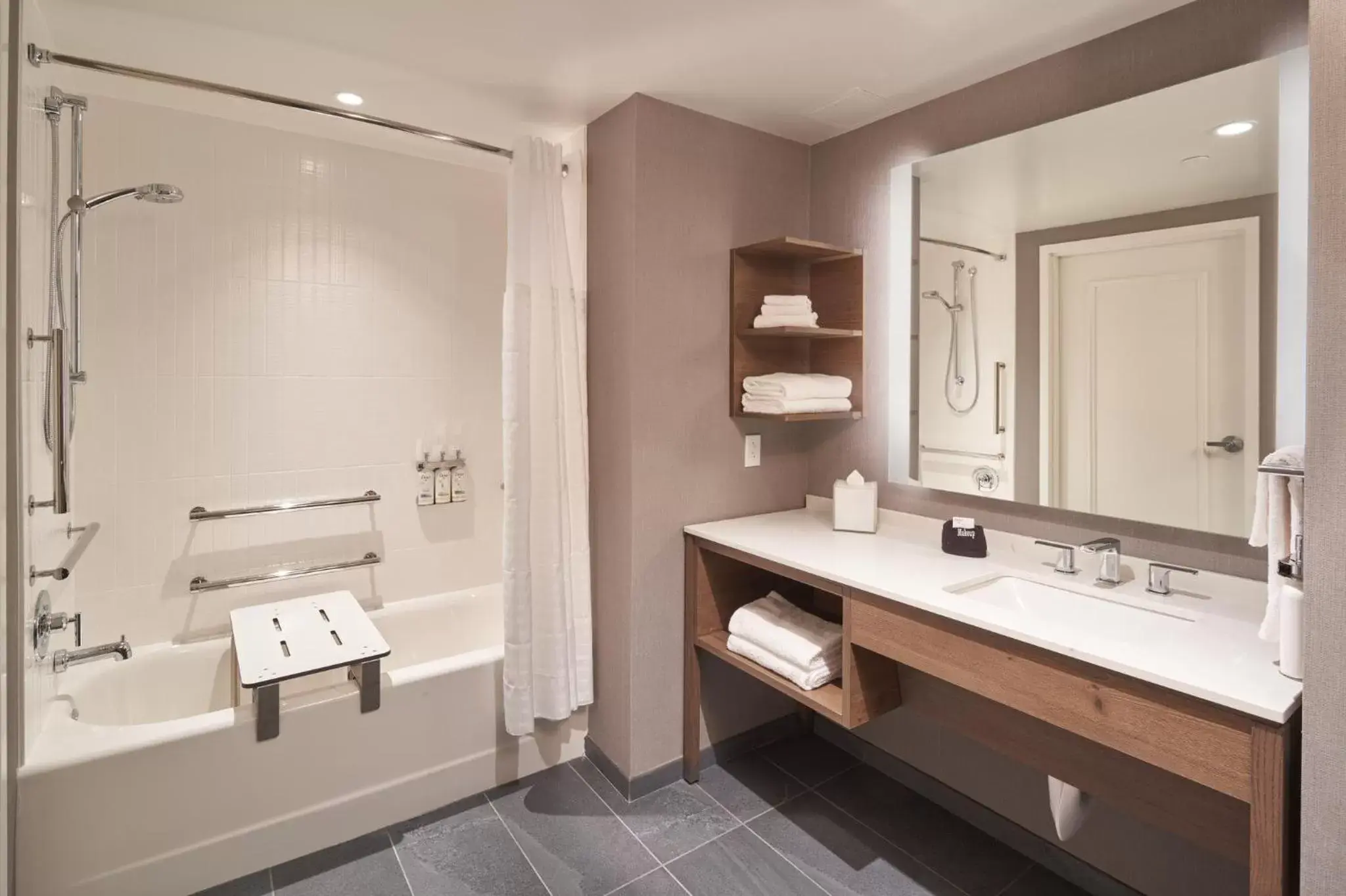Studio Queen Suite with Mobility Accessible Tub in Staybridge Suites Wilmington Downtown, an IHG Hotel Studio Queen Suite with Mobility Accessible Tub in Staybridge Suites Wilmington Downtown, an IHG Hotel
