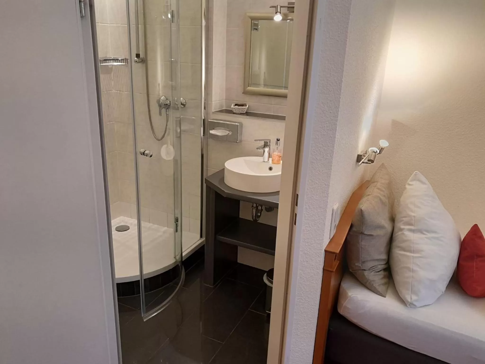 Bathroom in Schlosshotel Domäne Walberberg