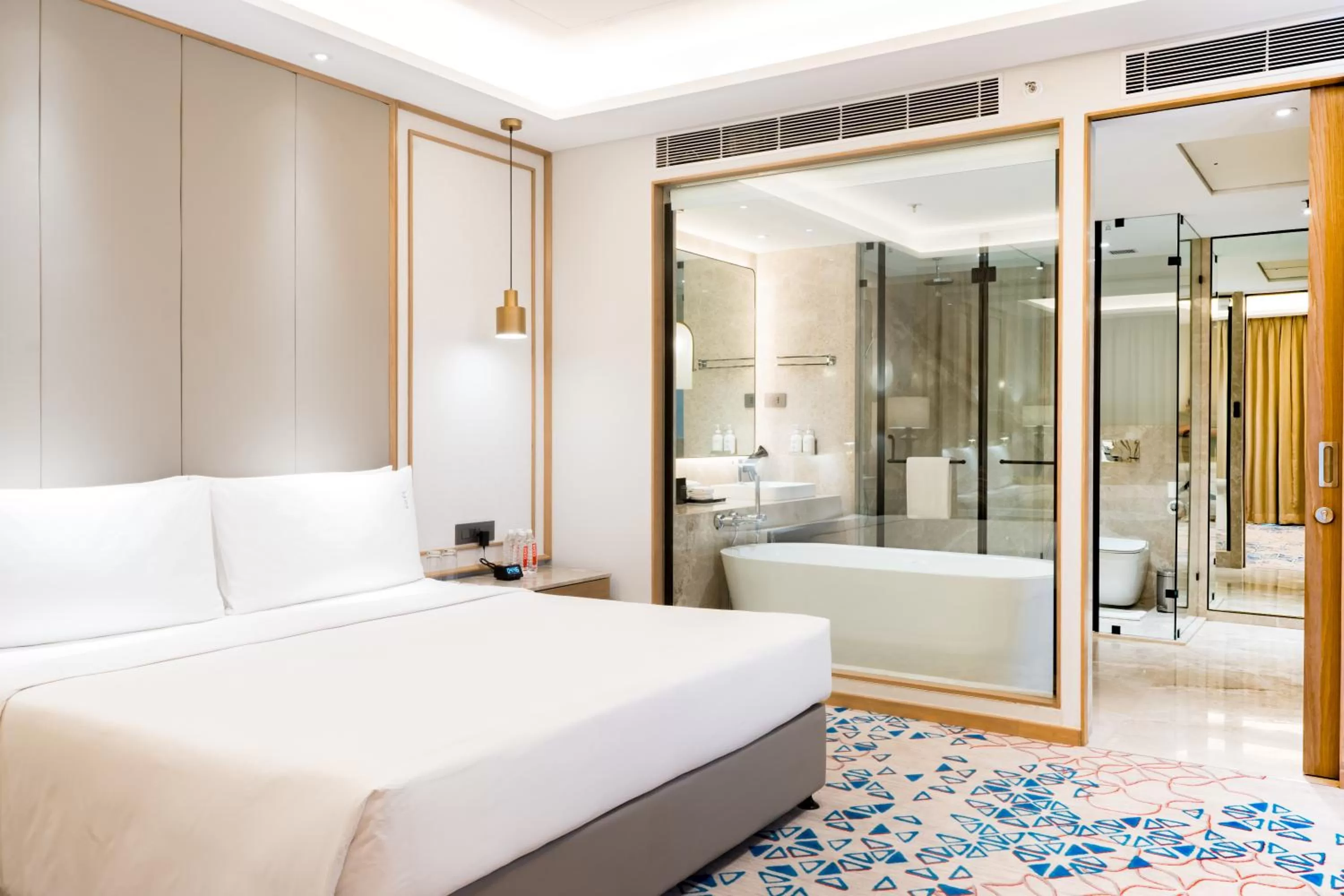 Shower, Bed in Holiday Inn Lucknow Airport by IHG