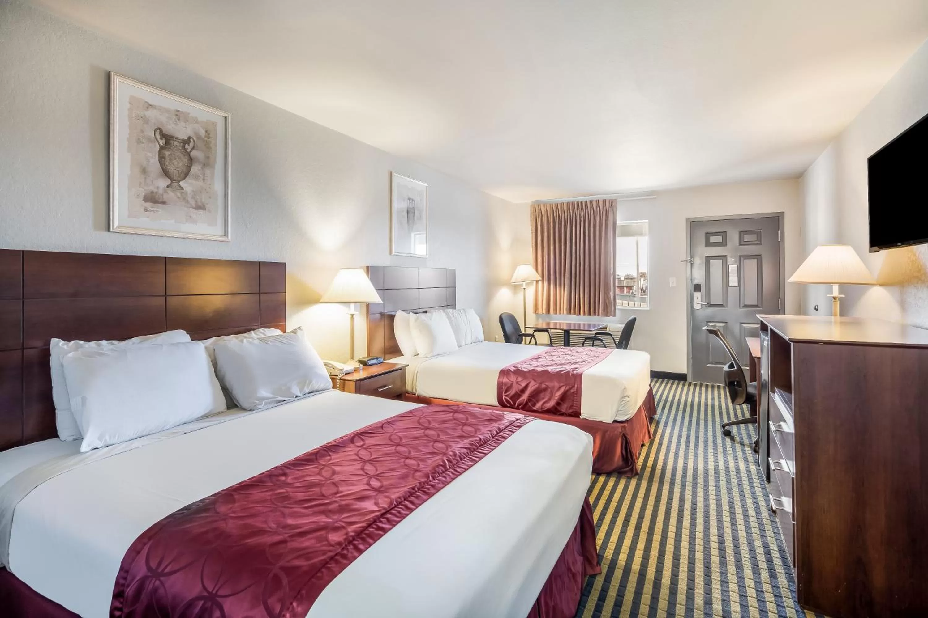 Bed in Americas Best Value Inn New Braunfels