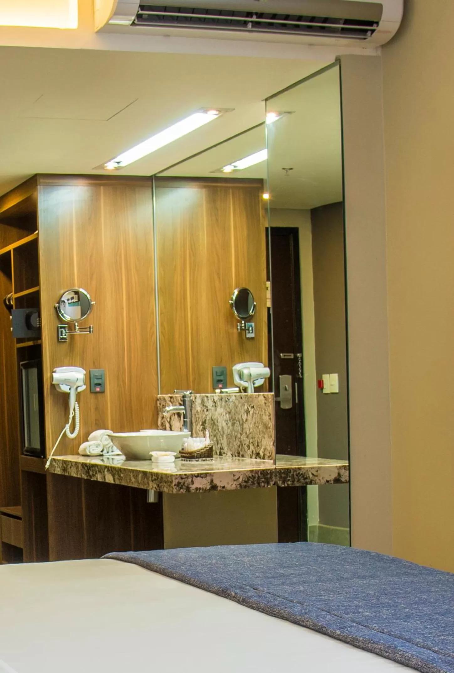 Bathroom in Prodigy Santos Dumont by Wish