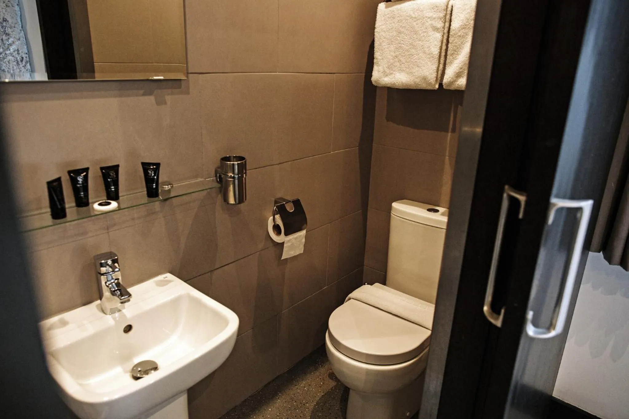 Toilet, Bathroom in Peaky Blinders Accommodation & Bar