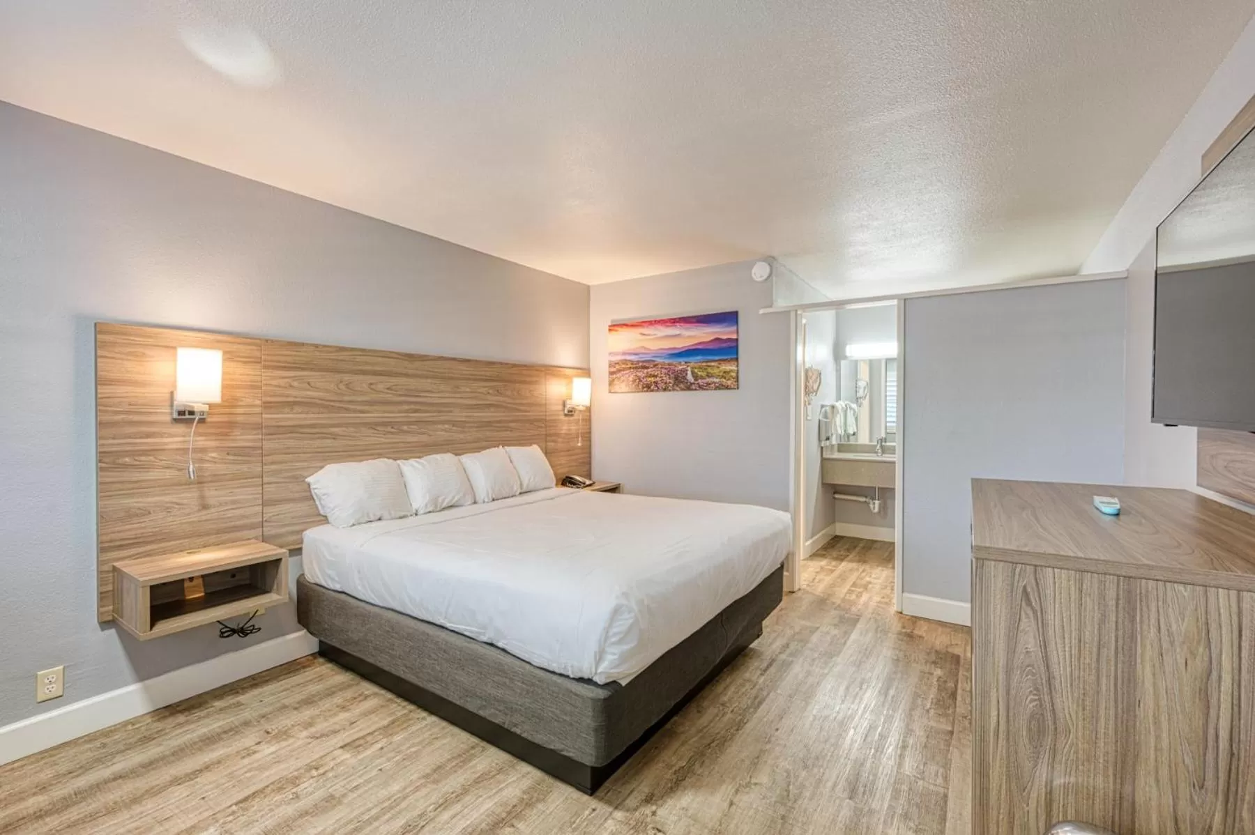 Bed in Vagabond Inn San Luis Obispo