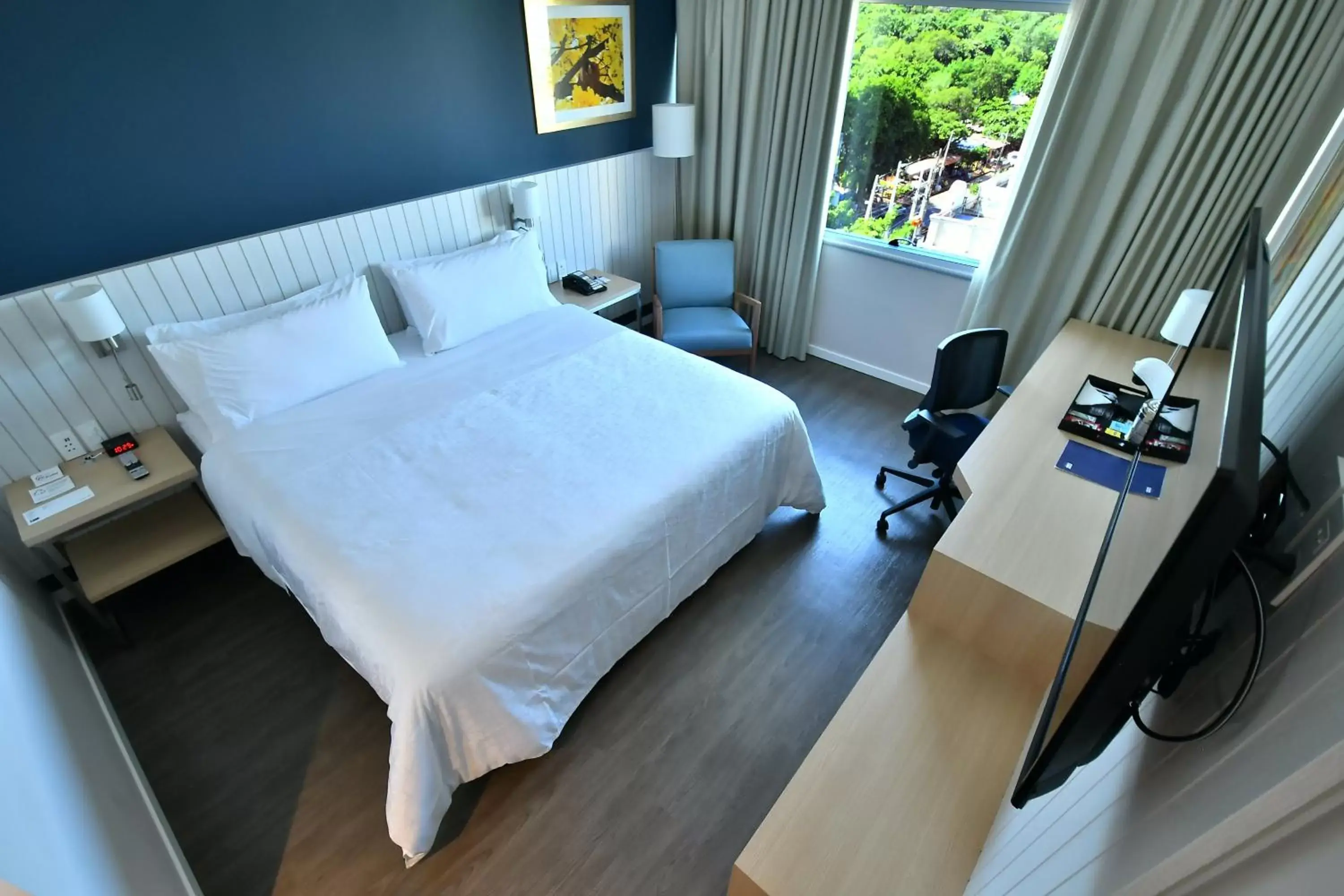 Standard Room in Holiday Inn Express Asuncion Aviadores , an IHG Hotel Standard Room in Holiday Inn Express Asuncion Aviadores , an IHG Hotel