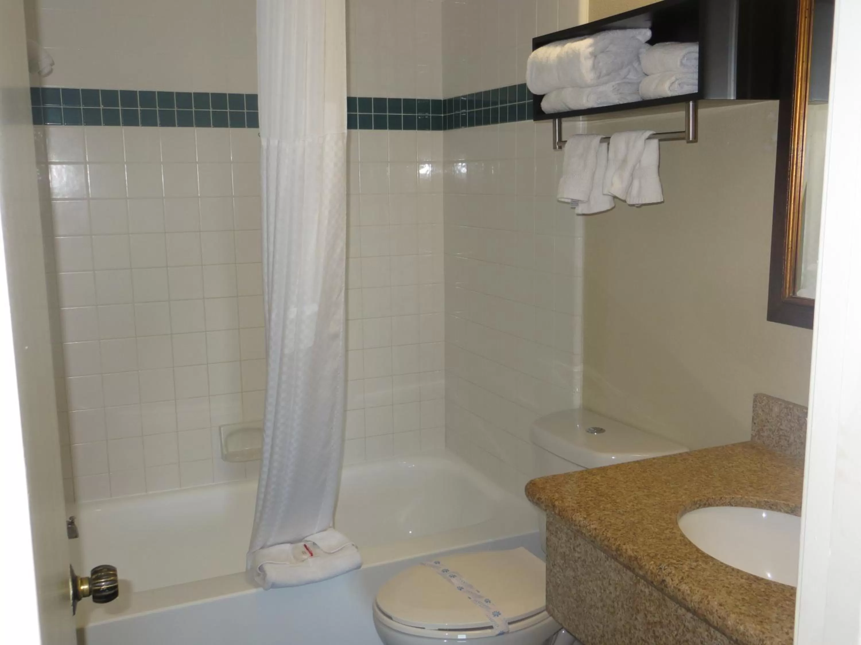 Shower in Howard Johnson by Wyndham Santa Cruz