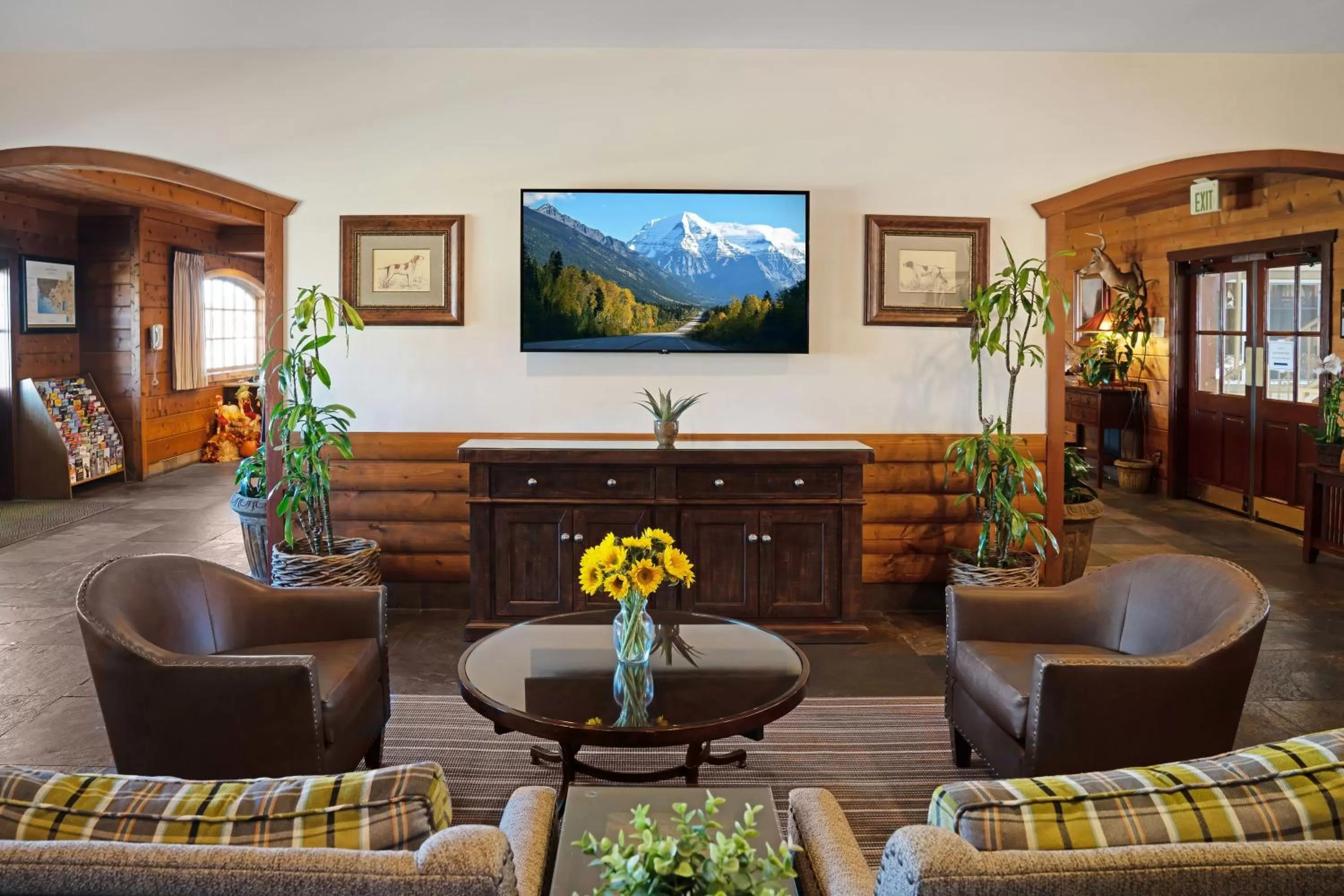 Lobby or reception in Best Western Corona Hotel & Suites