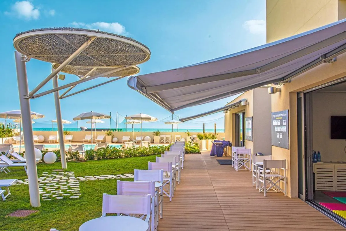 Lounge or bar in Nautilus Family Hotel