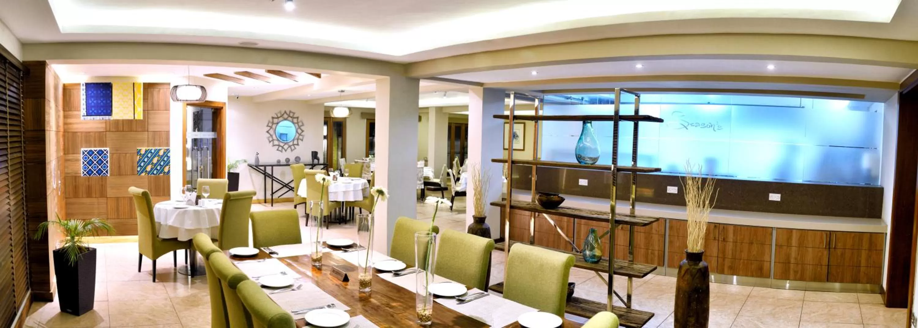 Restaurant/places to eat in The Zehneria Hotel