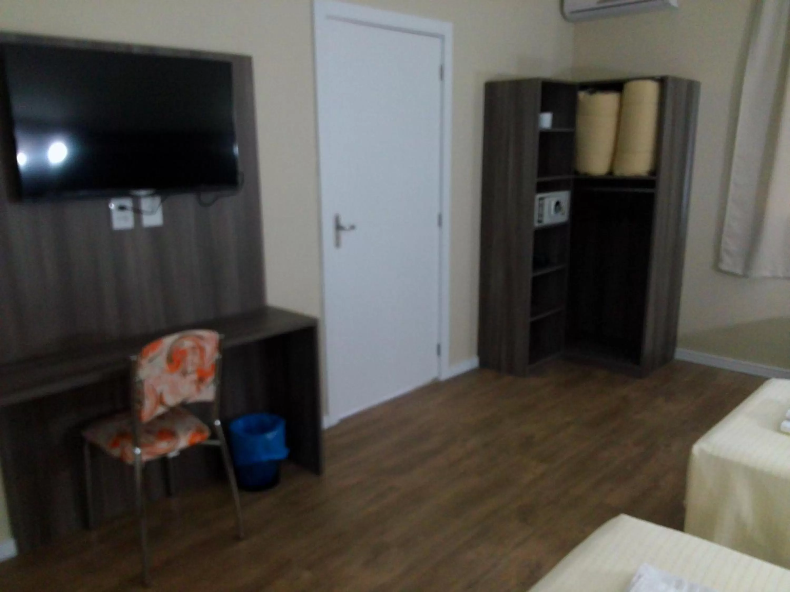 Bedroom, TV/Entertainment Center in Hotel De Stefani