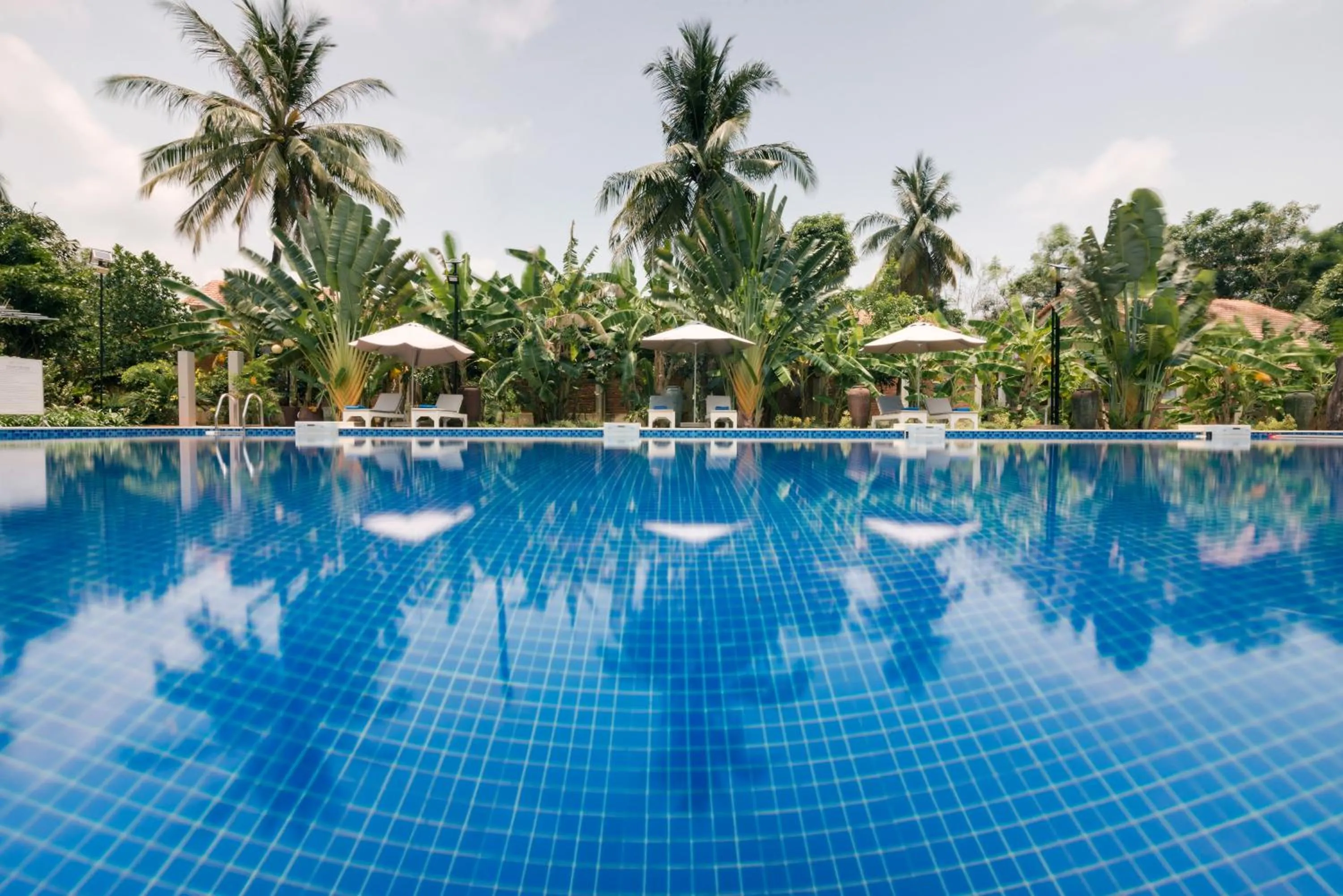 Swimming pool in Elwood Premier Resort Phu Quoc