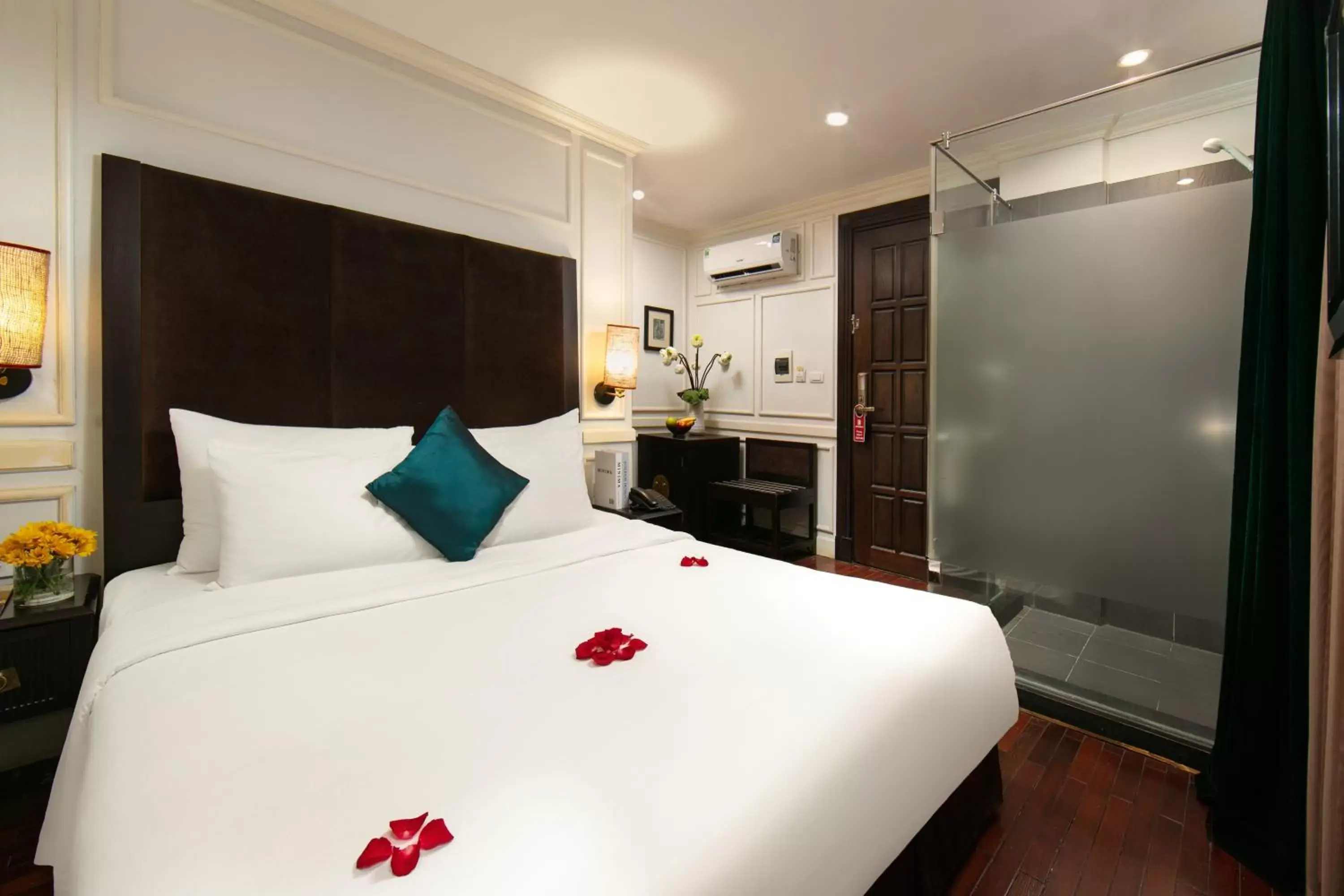 Classic Room in Hanoi Boutique Hotel & Spa Classic Room in Hanoi Boutique Hotel & Spa