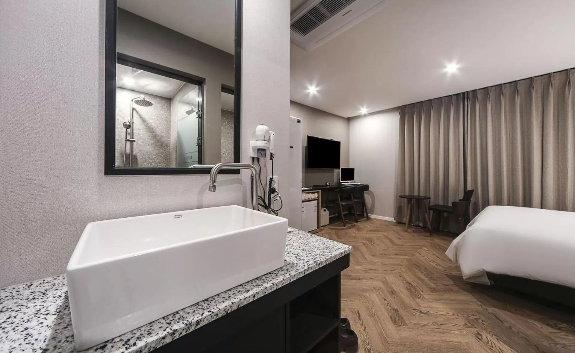 Bed in Maron Hotel Nampo