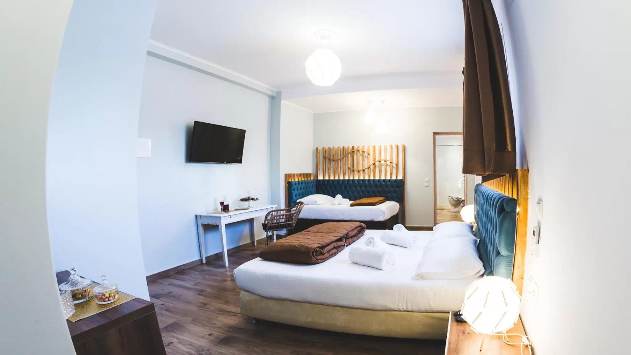 Photo of the whole room, Bed in Dome Rooms Downtown