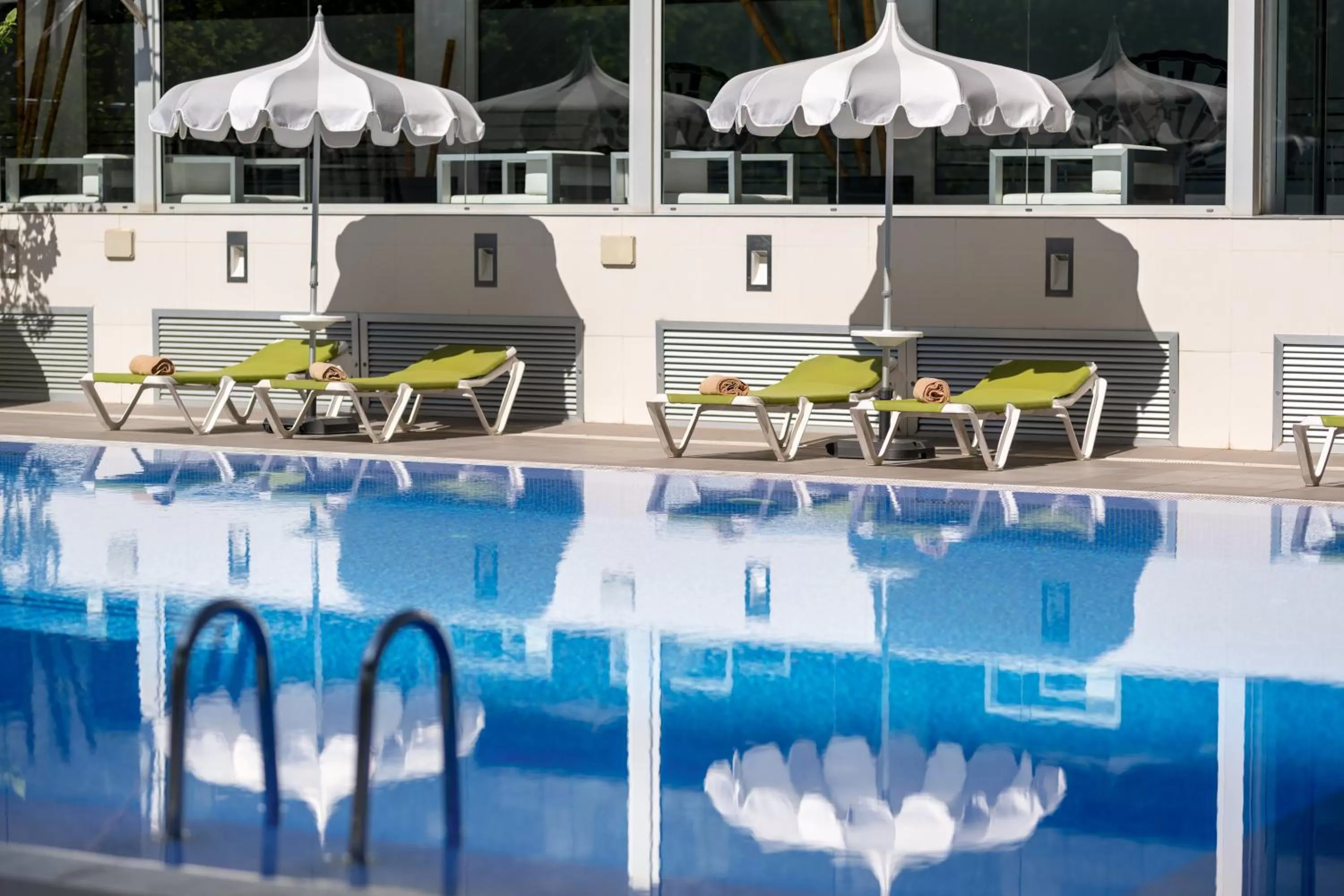 Swimming pool in Climia Belroy 4 Sup