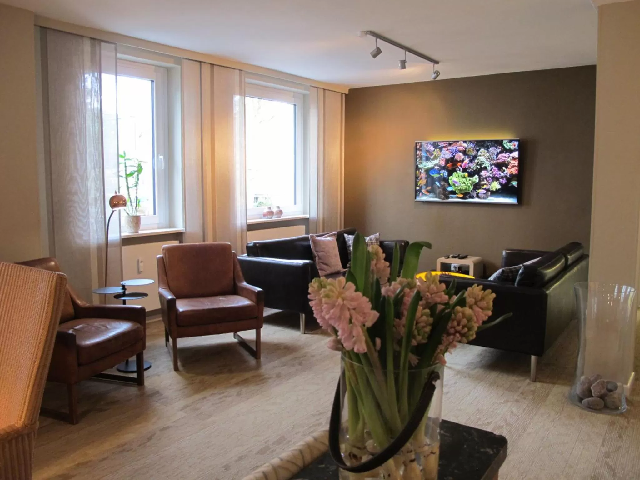 Communal lounge/ TV room, Seating Area in Hotel Ancora