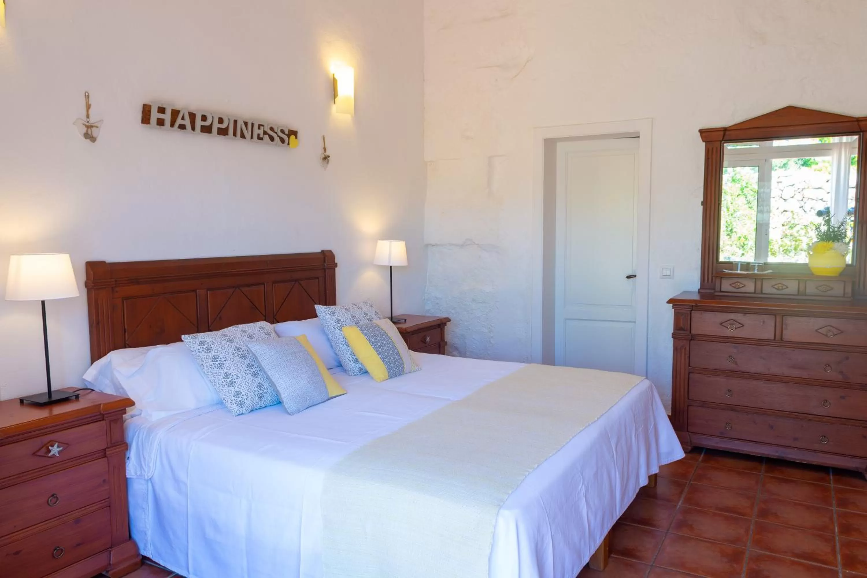 Bed in Agroturismo Binissafullet Vell
