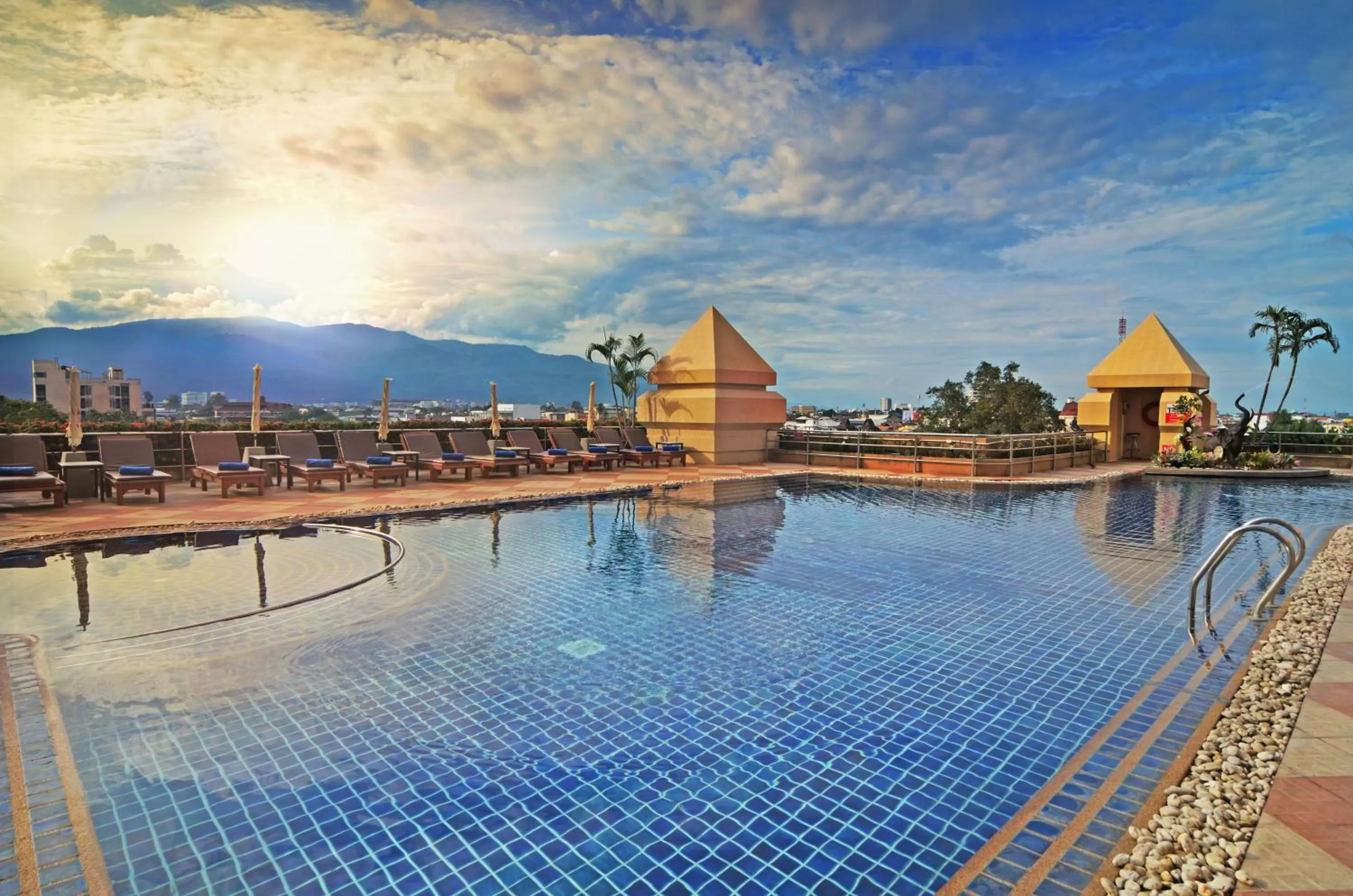 Swimming pool in Duangtawan Hotel Chiang Mai
