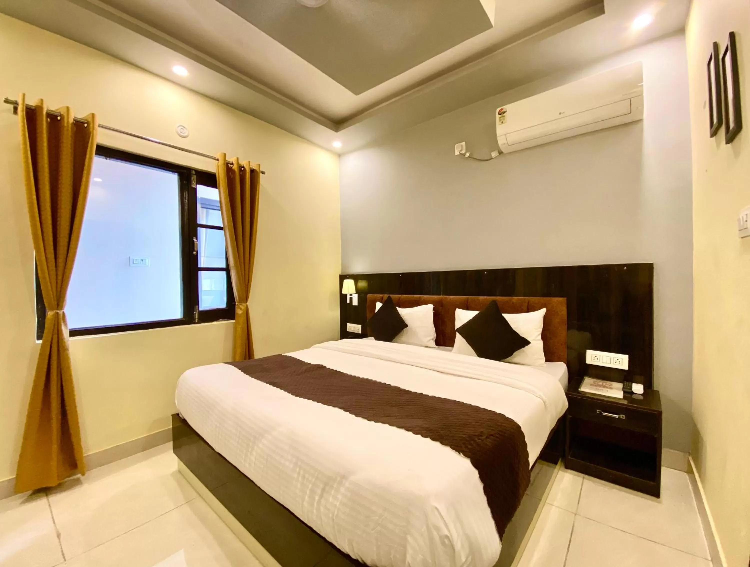 Bed in Tapovan New Residency - 5 minutes walk to Laxman jhula