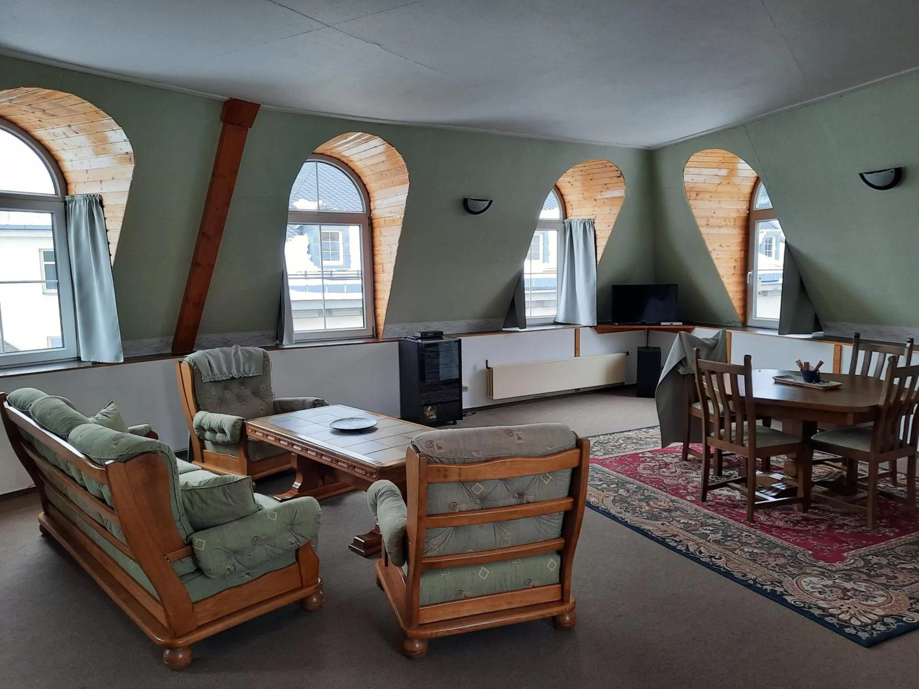 Restaurant/Places to Eat in Hotel Koruna