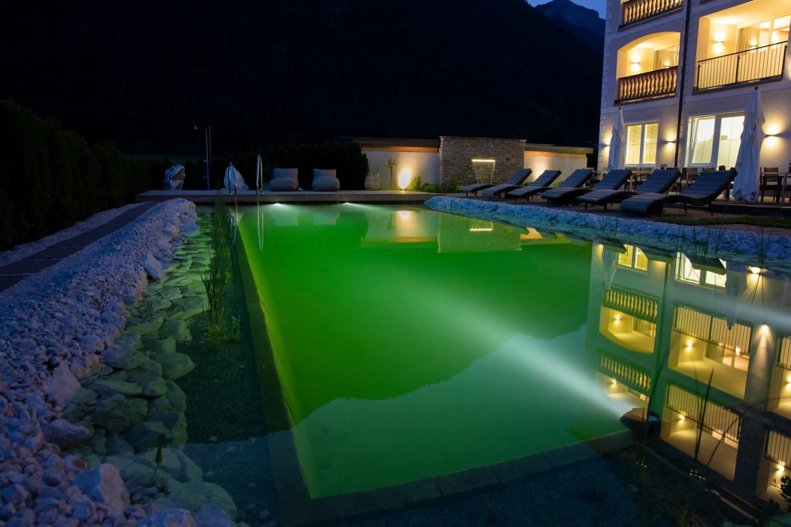 Swimming pool in Hotel & Appartements Heigenhauser