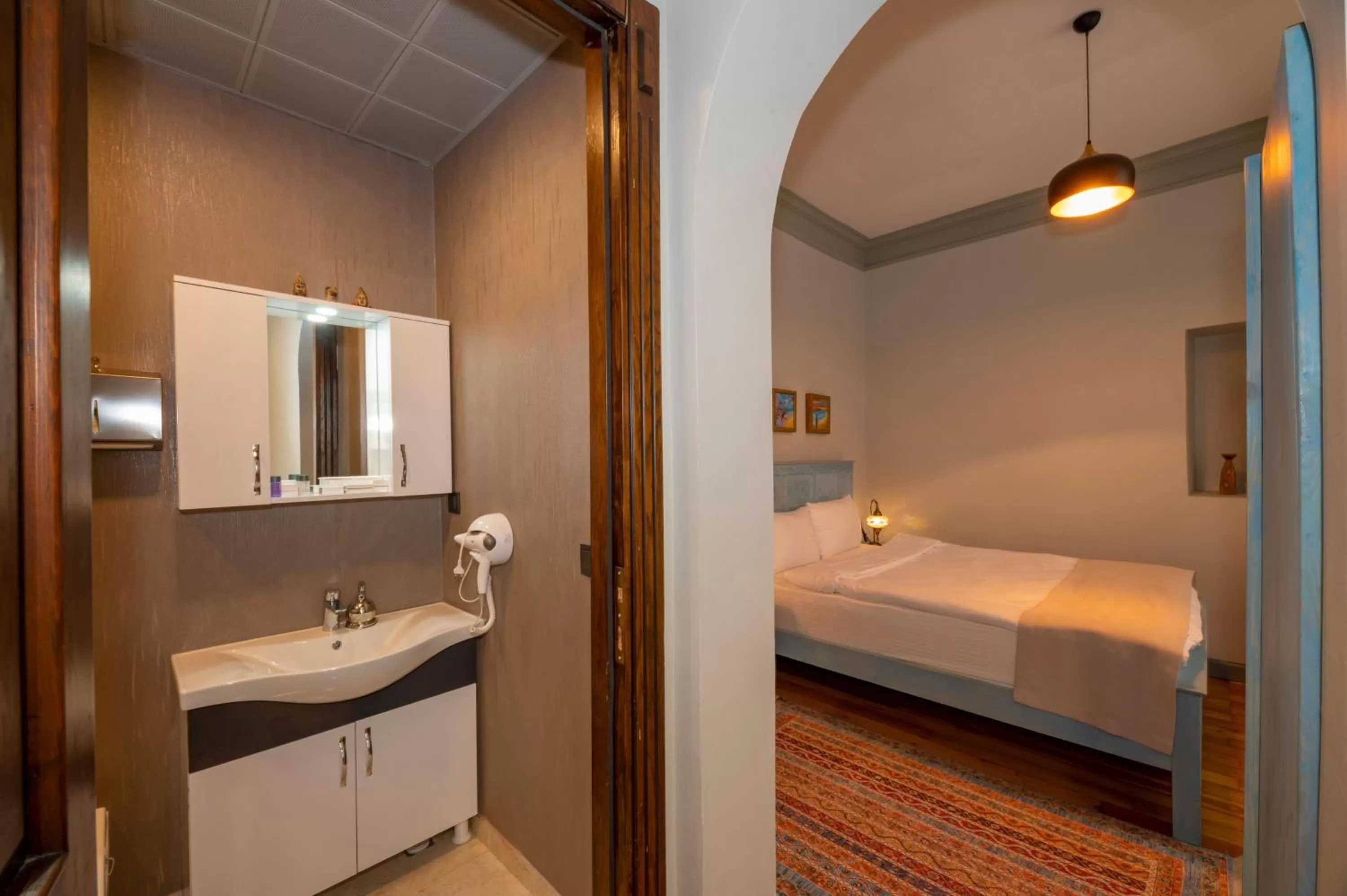Bathroom, Bed in O'Pera Okanlı Suites