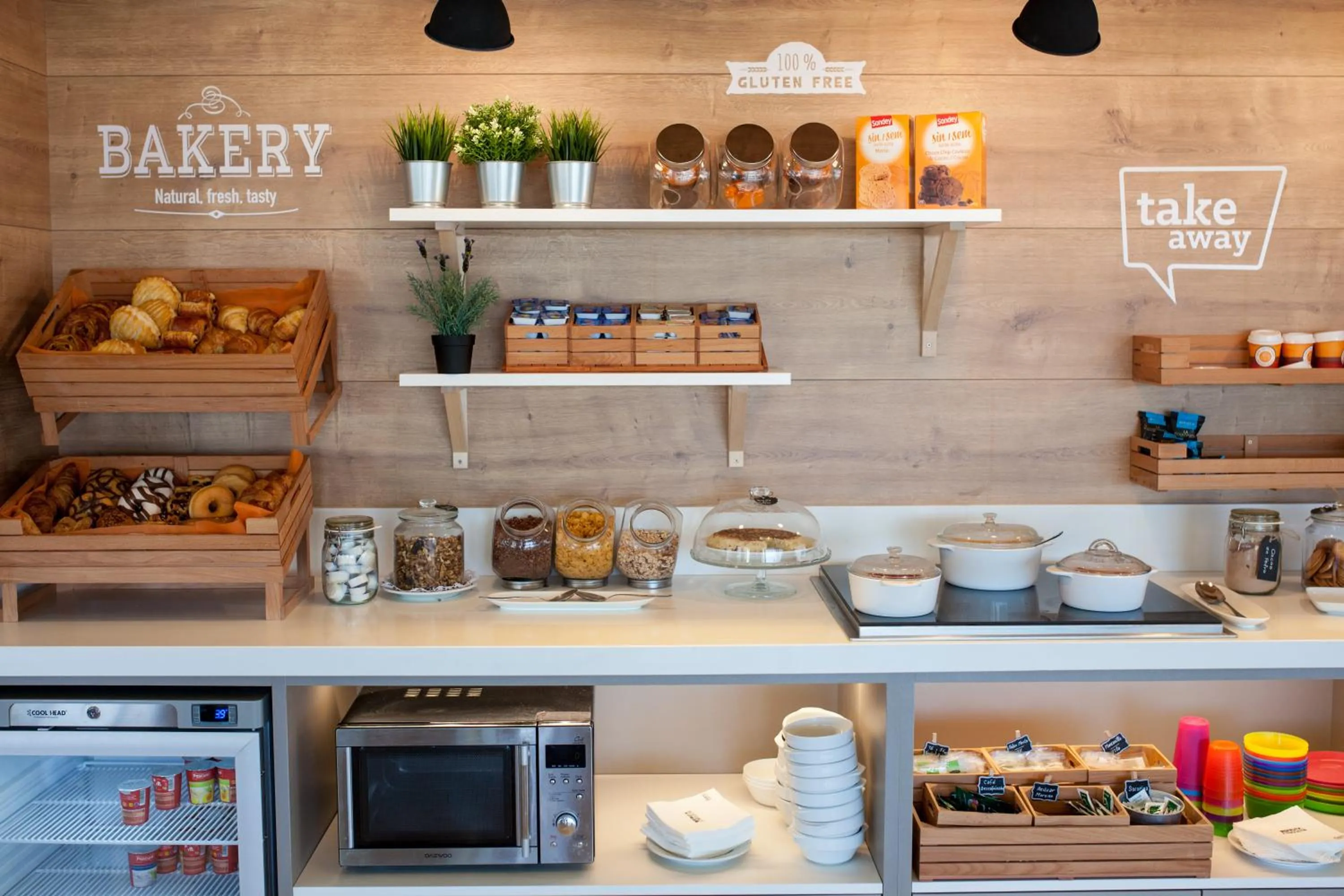 Food and drinks in Hotel Bed4U Tudela