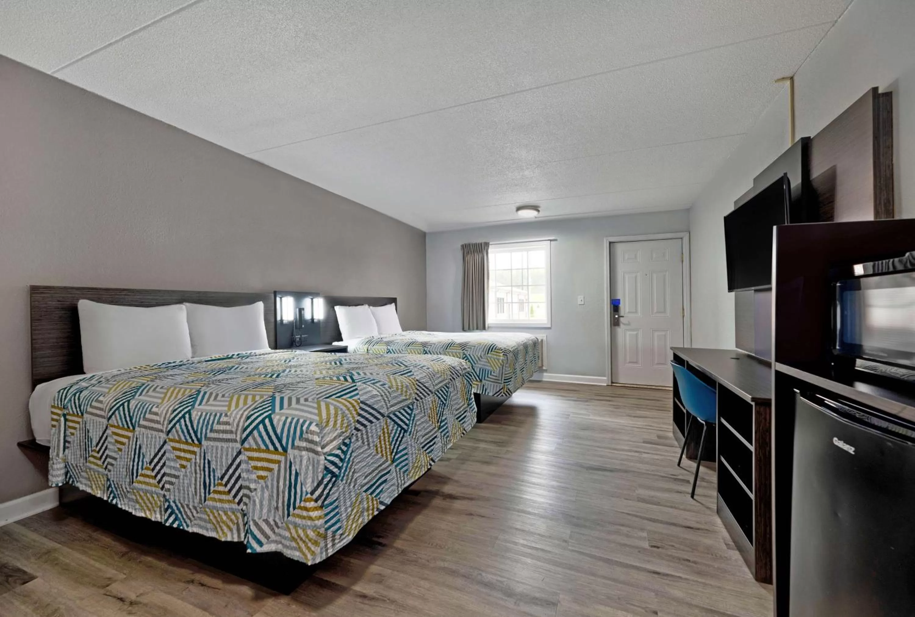 Photo of the whole room, Bed in Motel 6 Corbin KY