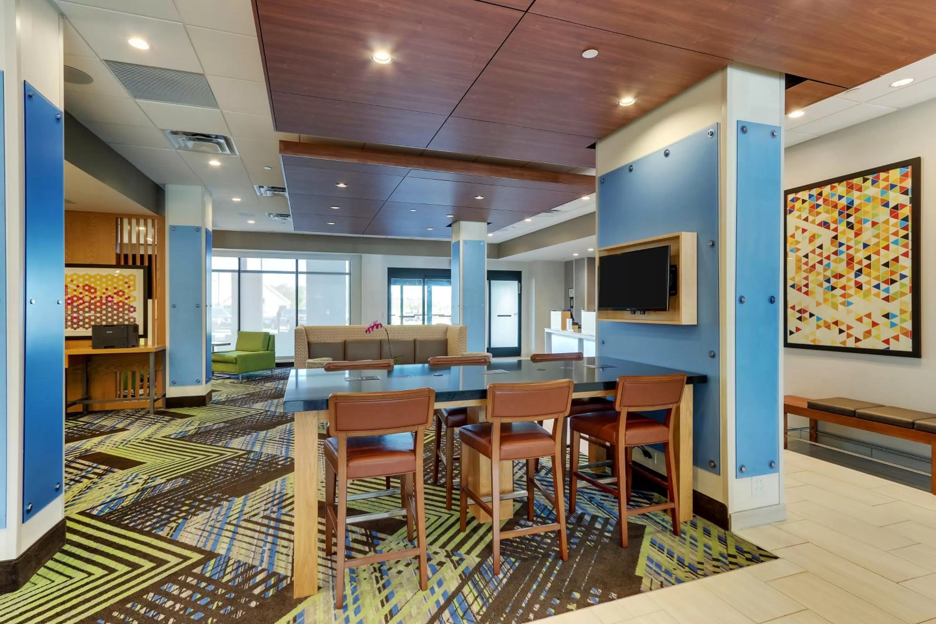 Lobby or reception in Holiday Inn Express - Wilmington - Porters Neck by IHG