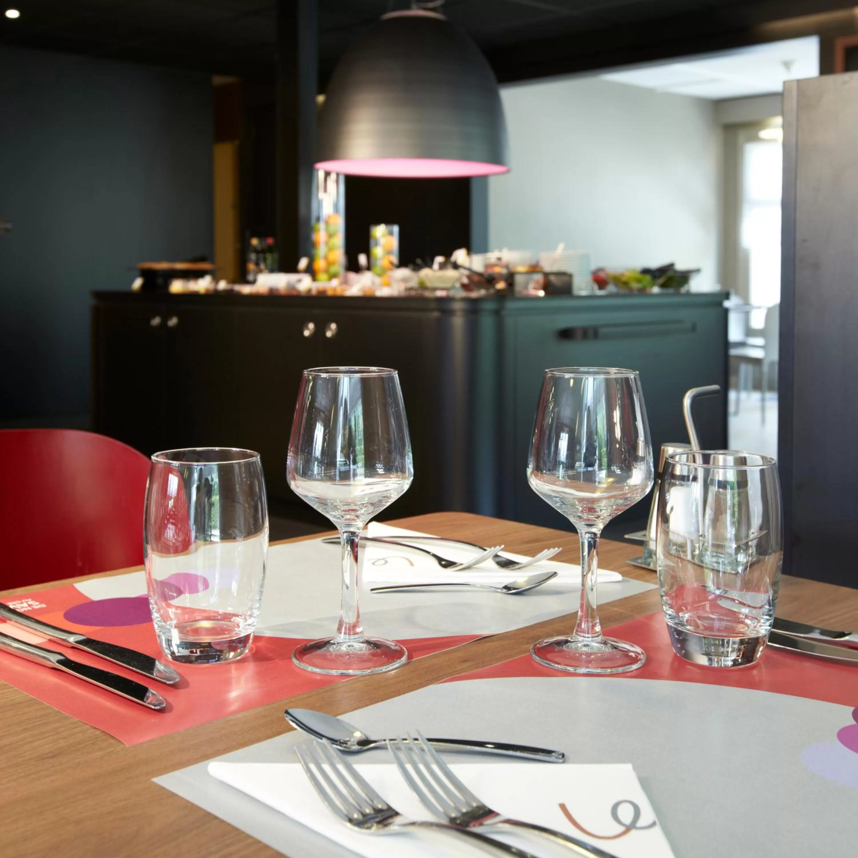 Restaurant/places to eat in Brit Hôtel Dinan - Taden