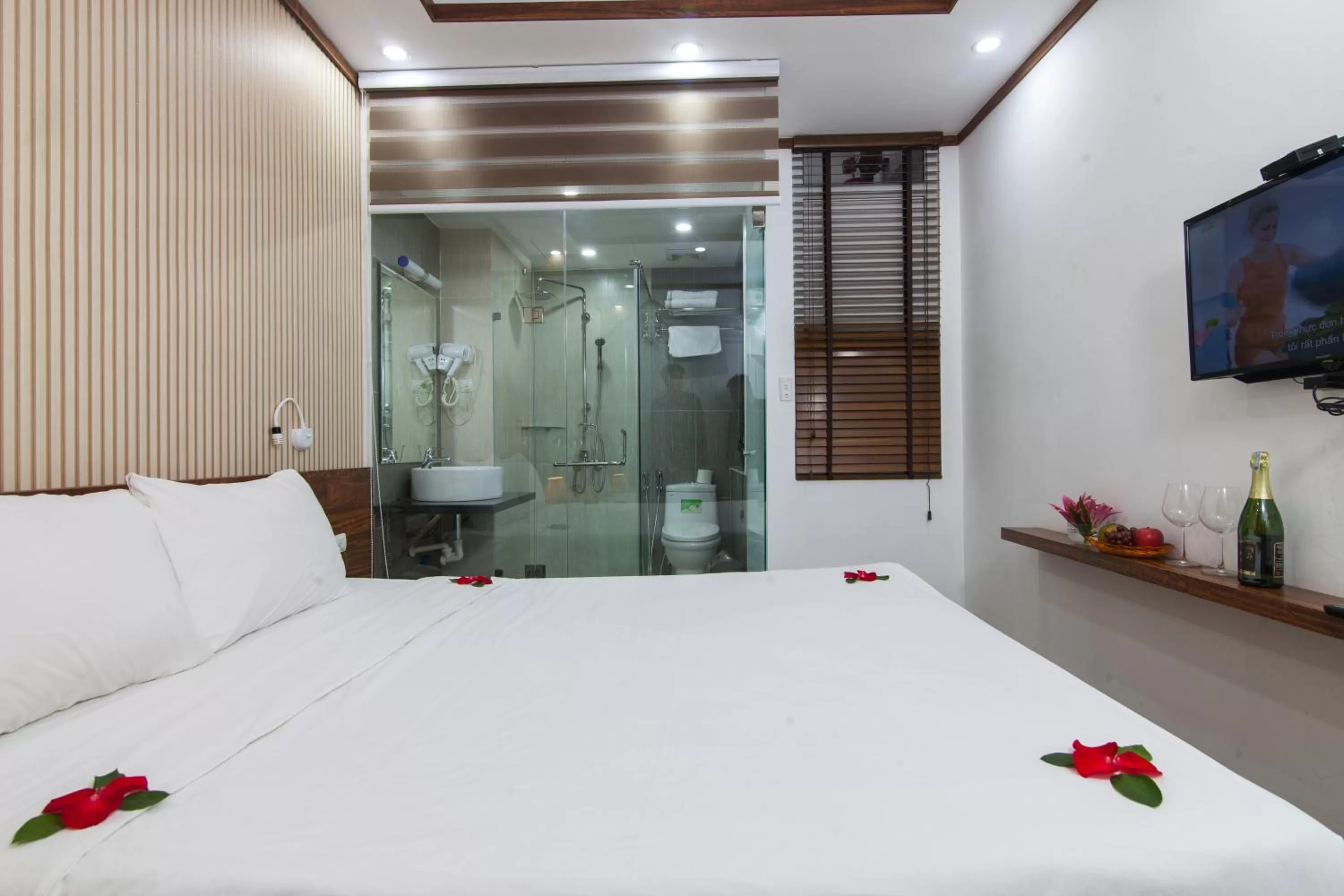Photo of the whole room, Bed in Hanoi Bel Ami Hotel