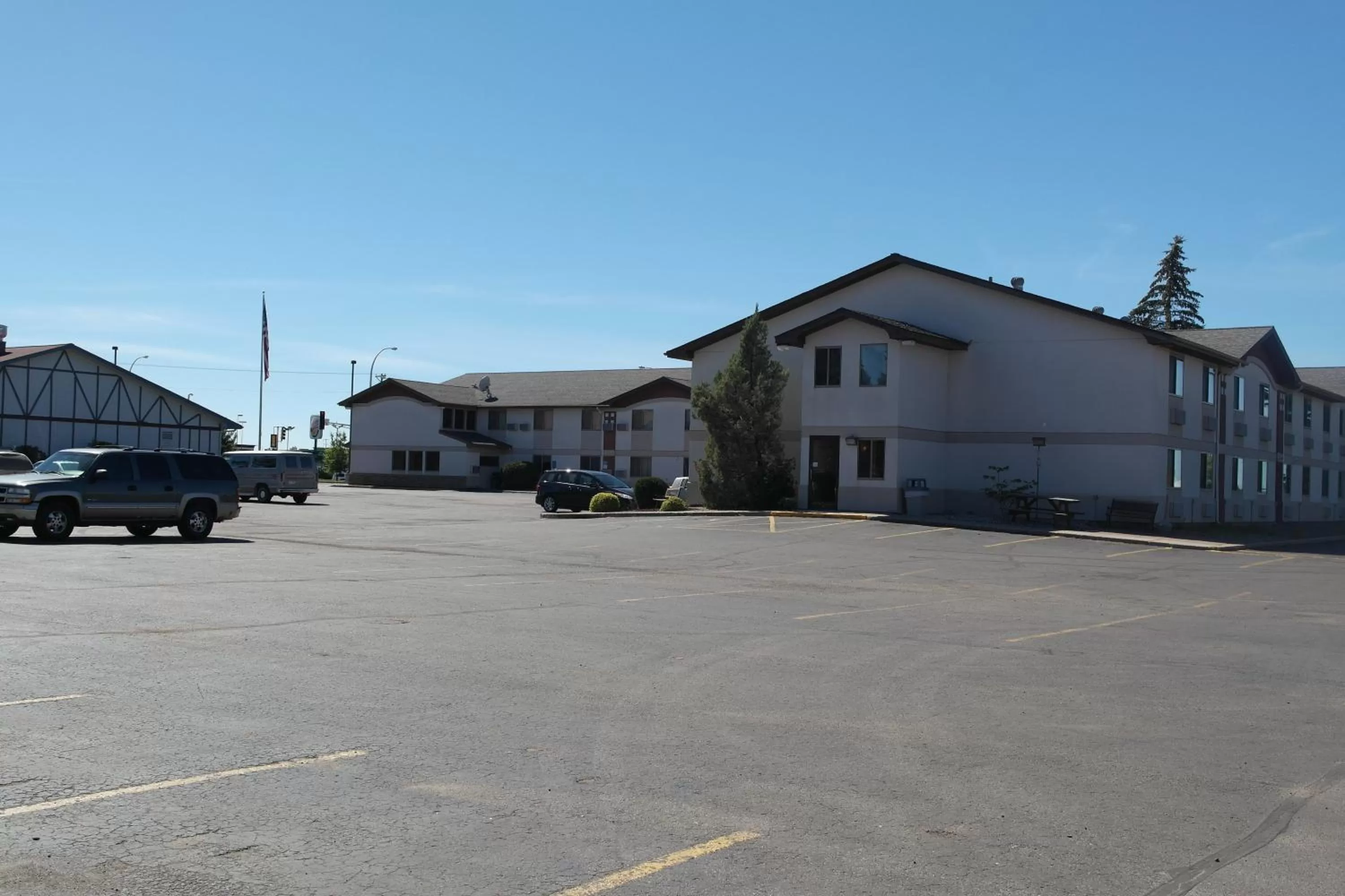 Property building in Super 8 by Wyndham Bemidji MN