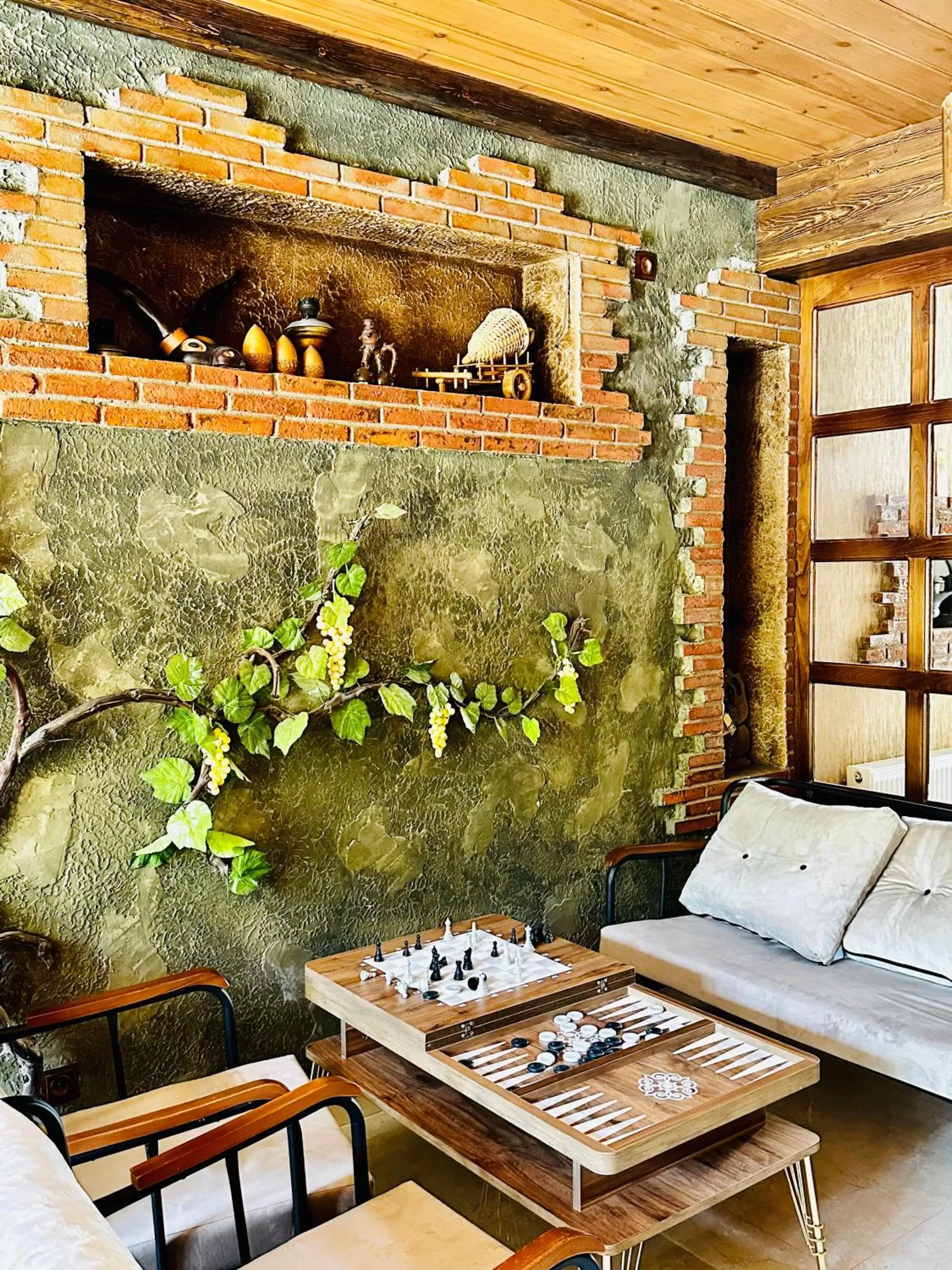 Seating area in Liel