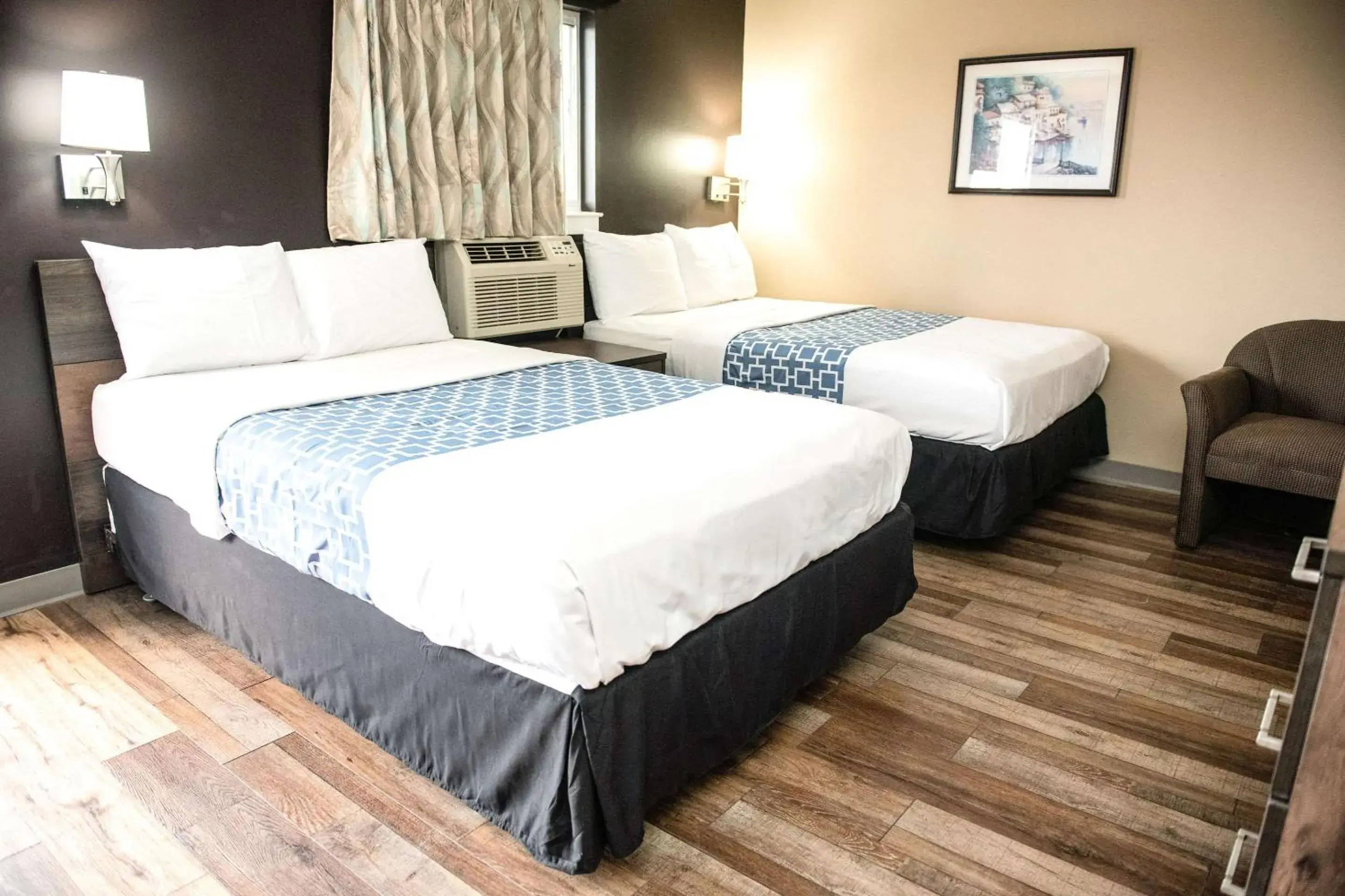 Double Room with Two Double Beds - Smoking in Suburban Studios Charlotte-Ballantyne Double Room with Two Double Beds - Smoking in Suburban Studios Charlotte-Ballantyne