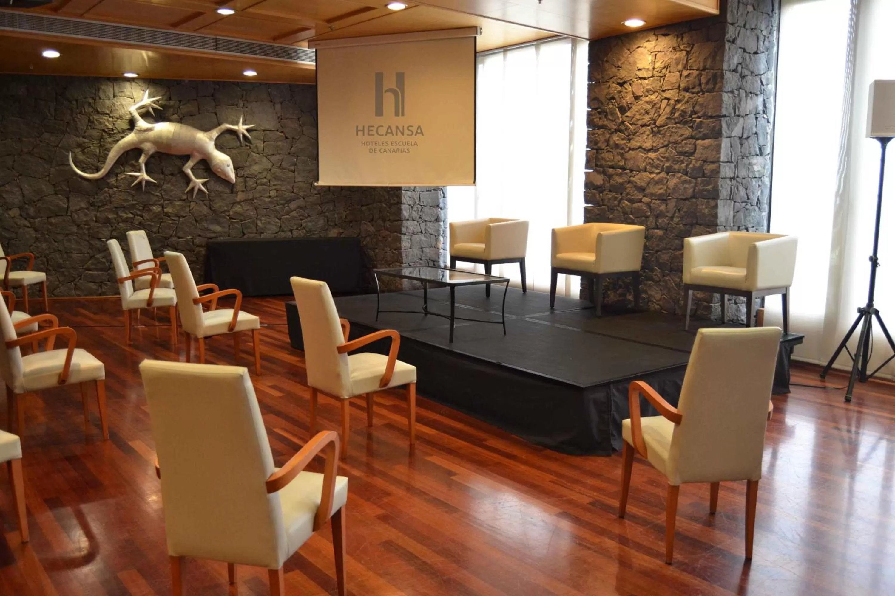 Lounge or bar in Hotel Escuela Santa Cruz