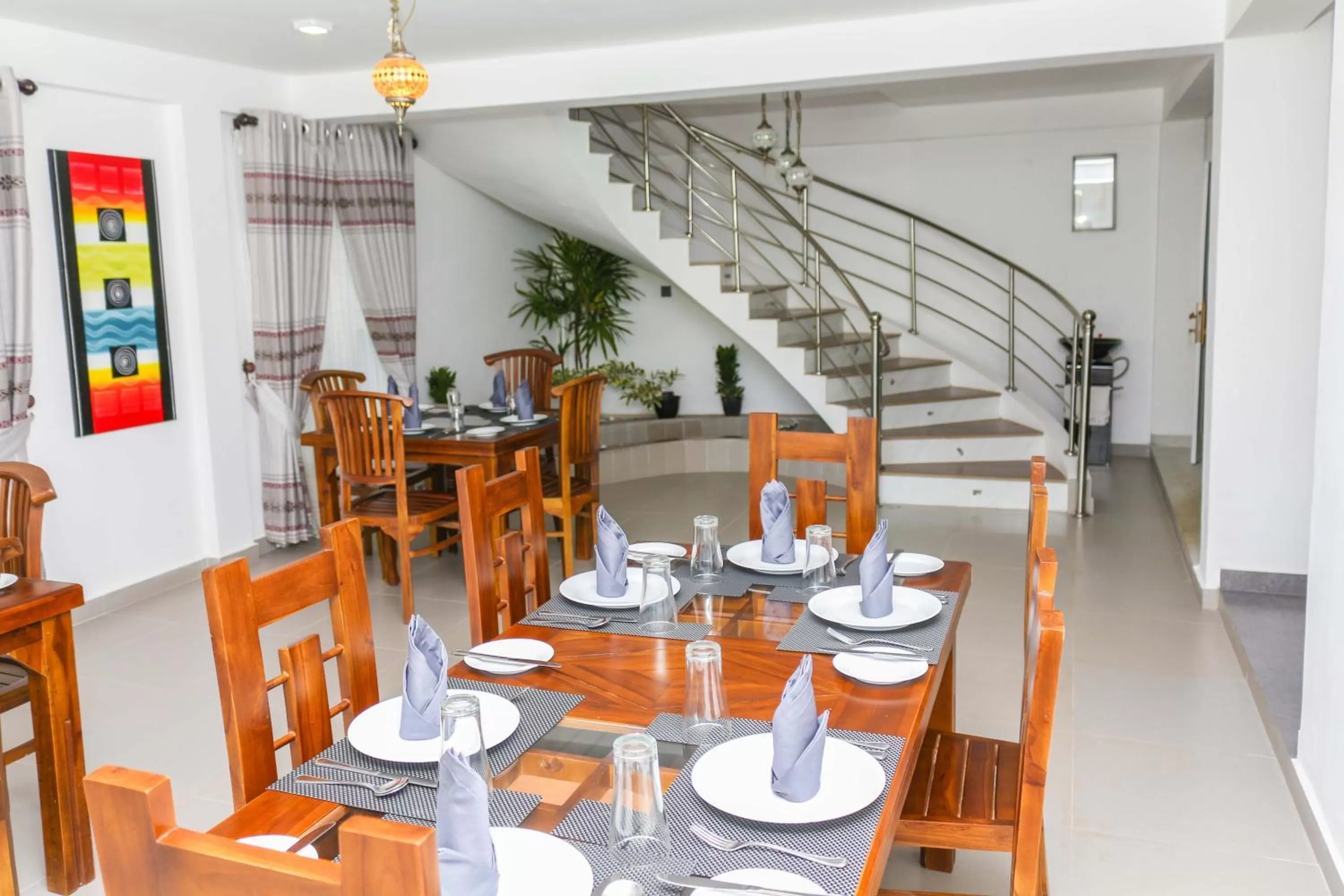 Restaurant/Places to Eat in Hotel Mount Castle