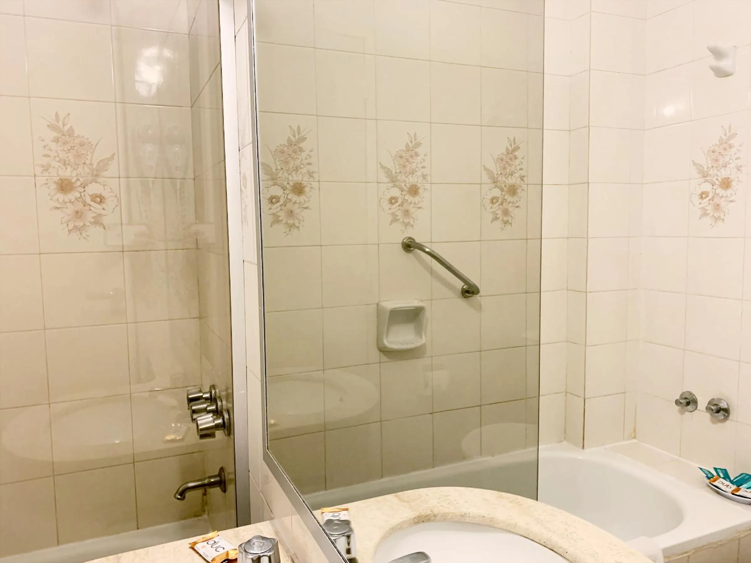 Bathroom in Hotel Premier
