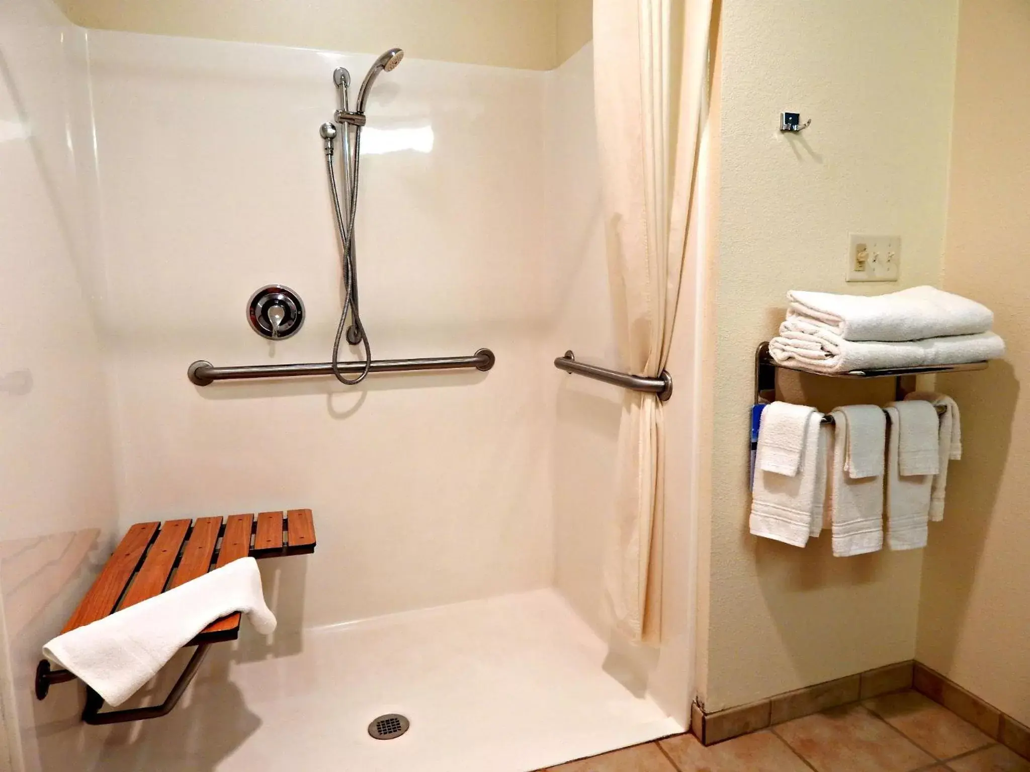 Queen Room with Two Queen Beds - Disability Access/Non-Smoking in Microtel Inn & Suites by Wyndham Mankato Queen Room with Two Queen Beds - Disability Access/Non-Smoking in Microtel Inn & Suites by Wyndham Mankato