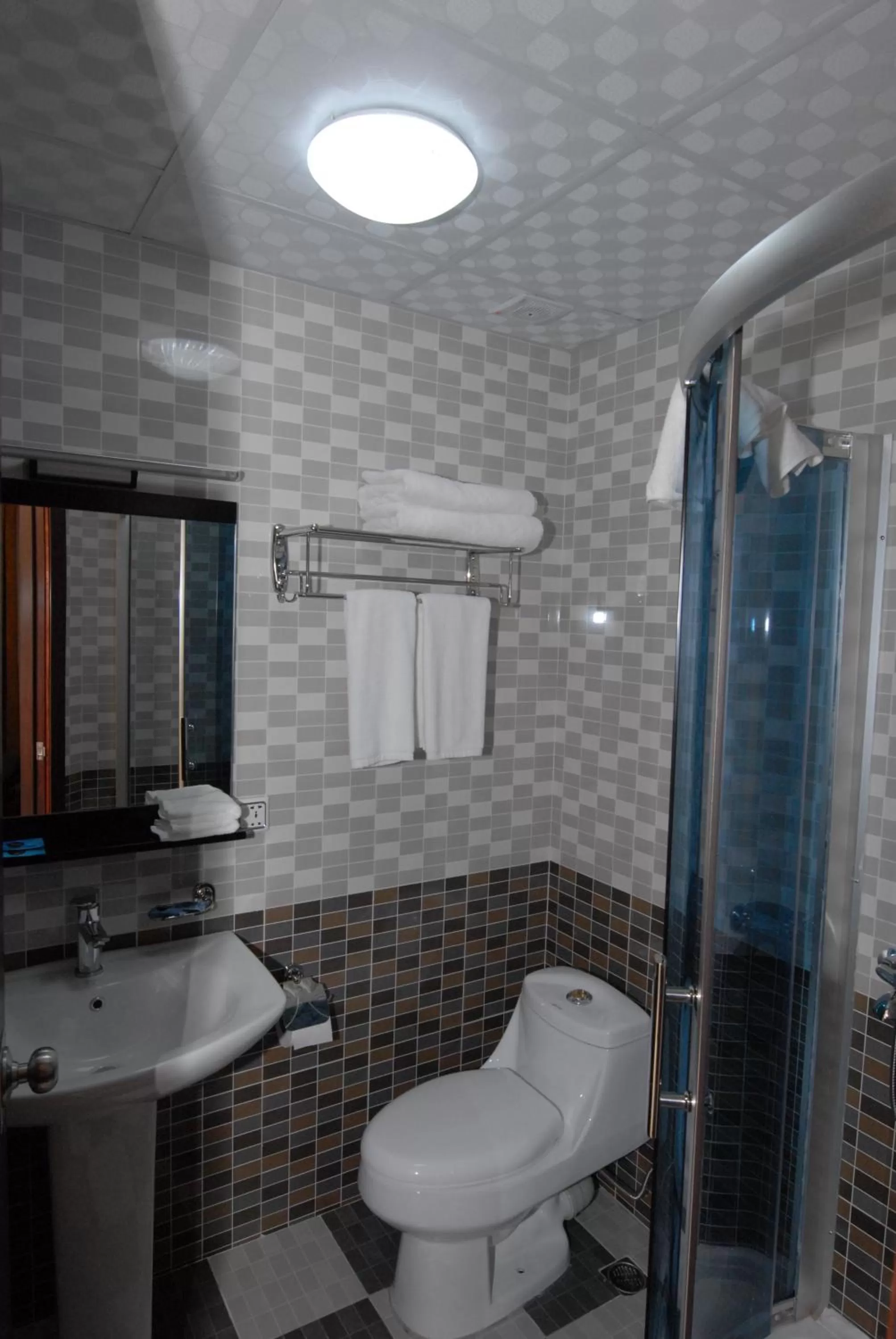 Bathroom in Hotel Aisi