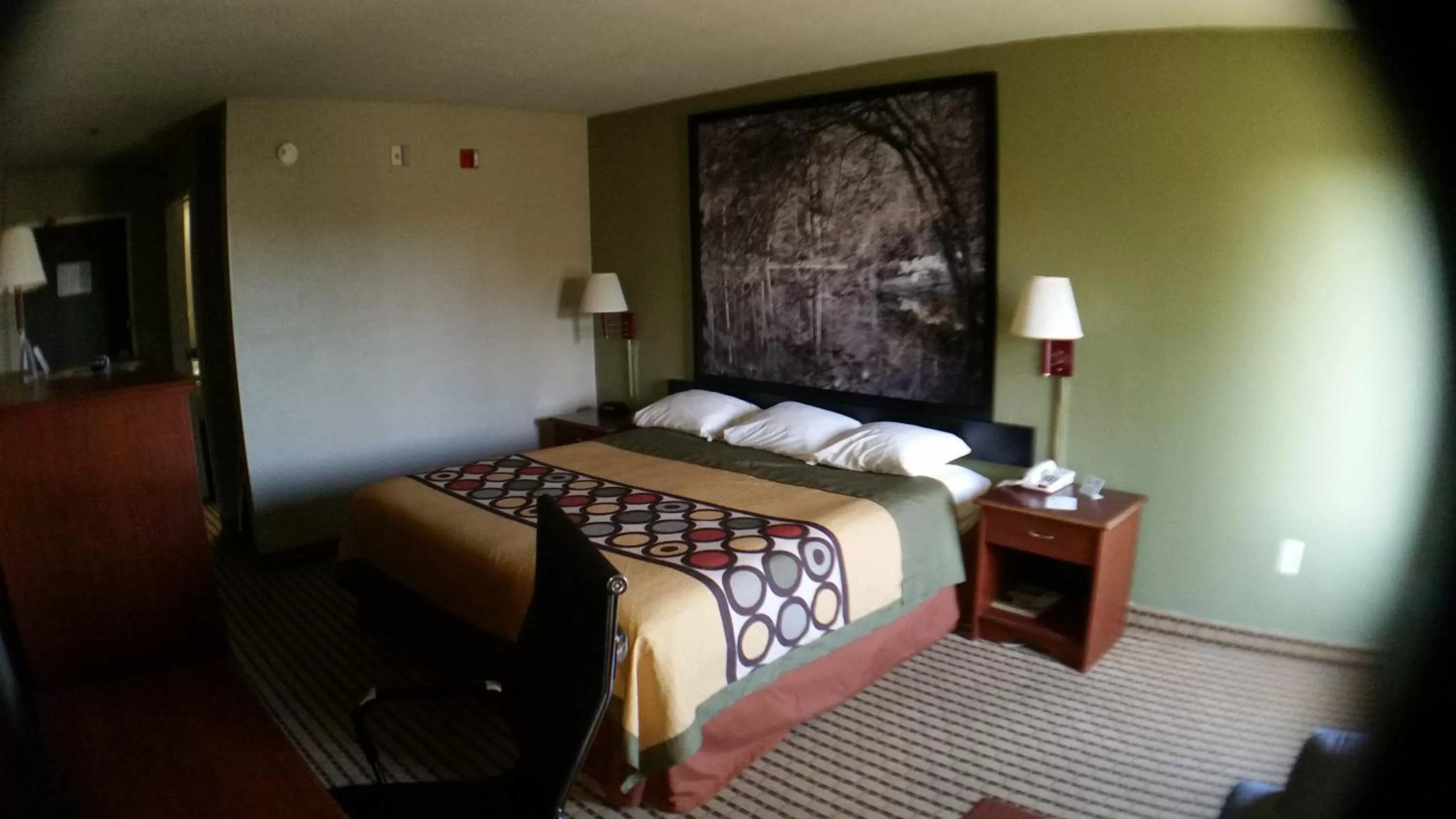 Photo of the whole room in Super 8 by Wyndham Dawsonville