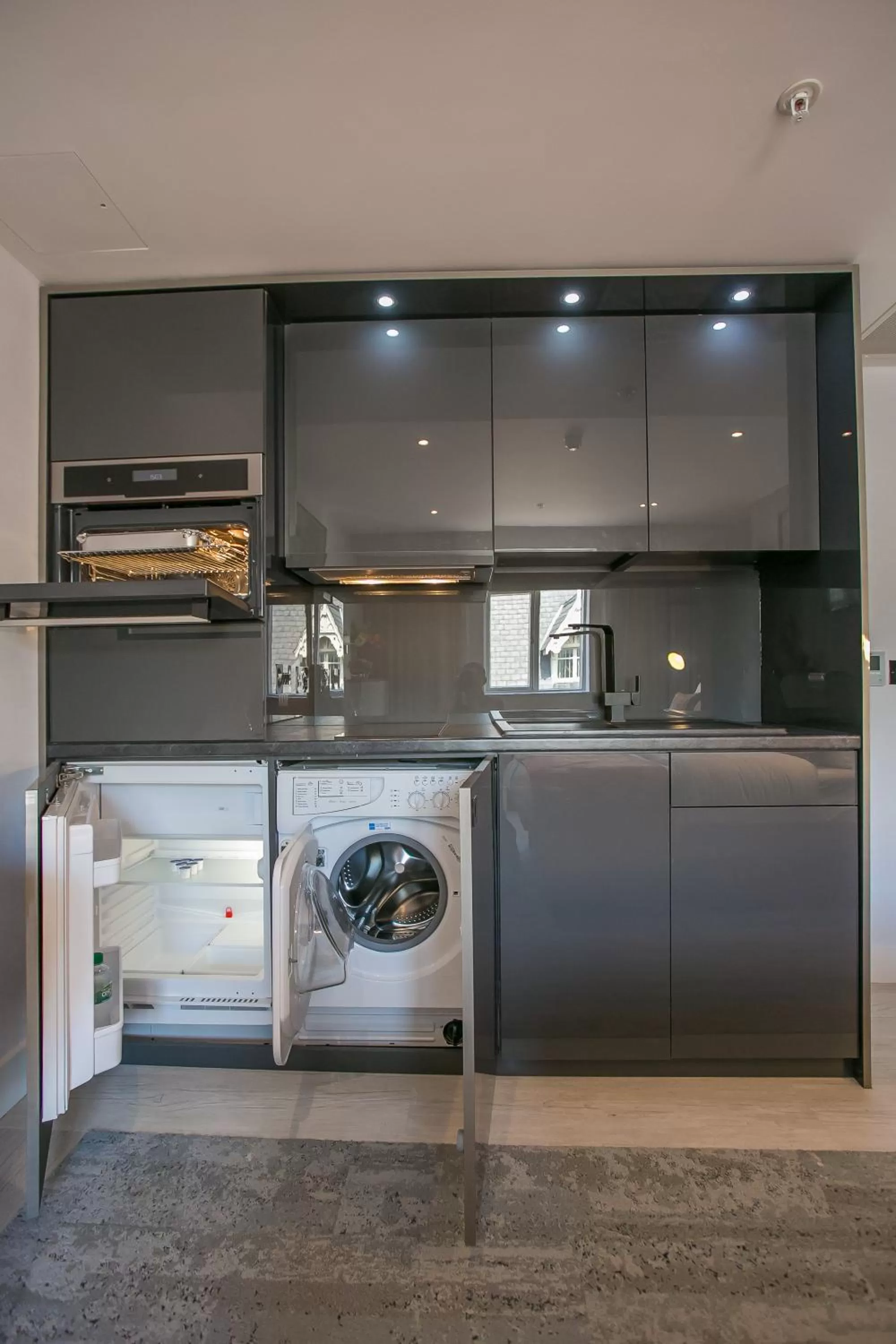 Kitchen or kitchenette, Kitchen/Kitchenette in Grafton Street Studios by City Break Apartments