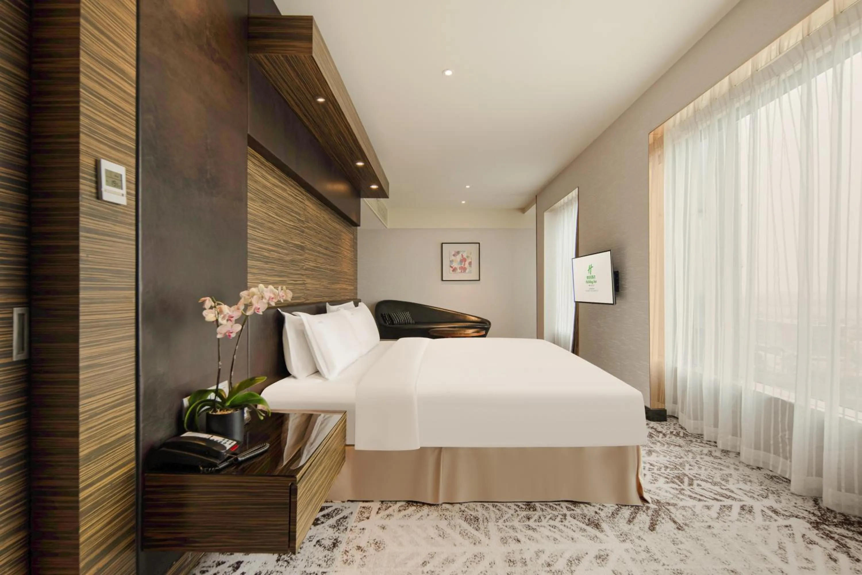 Photo of the whole room in Holiday Inn Shanghai Hongqiao West by IHG