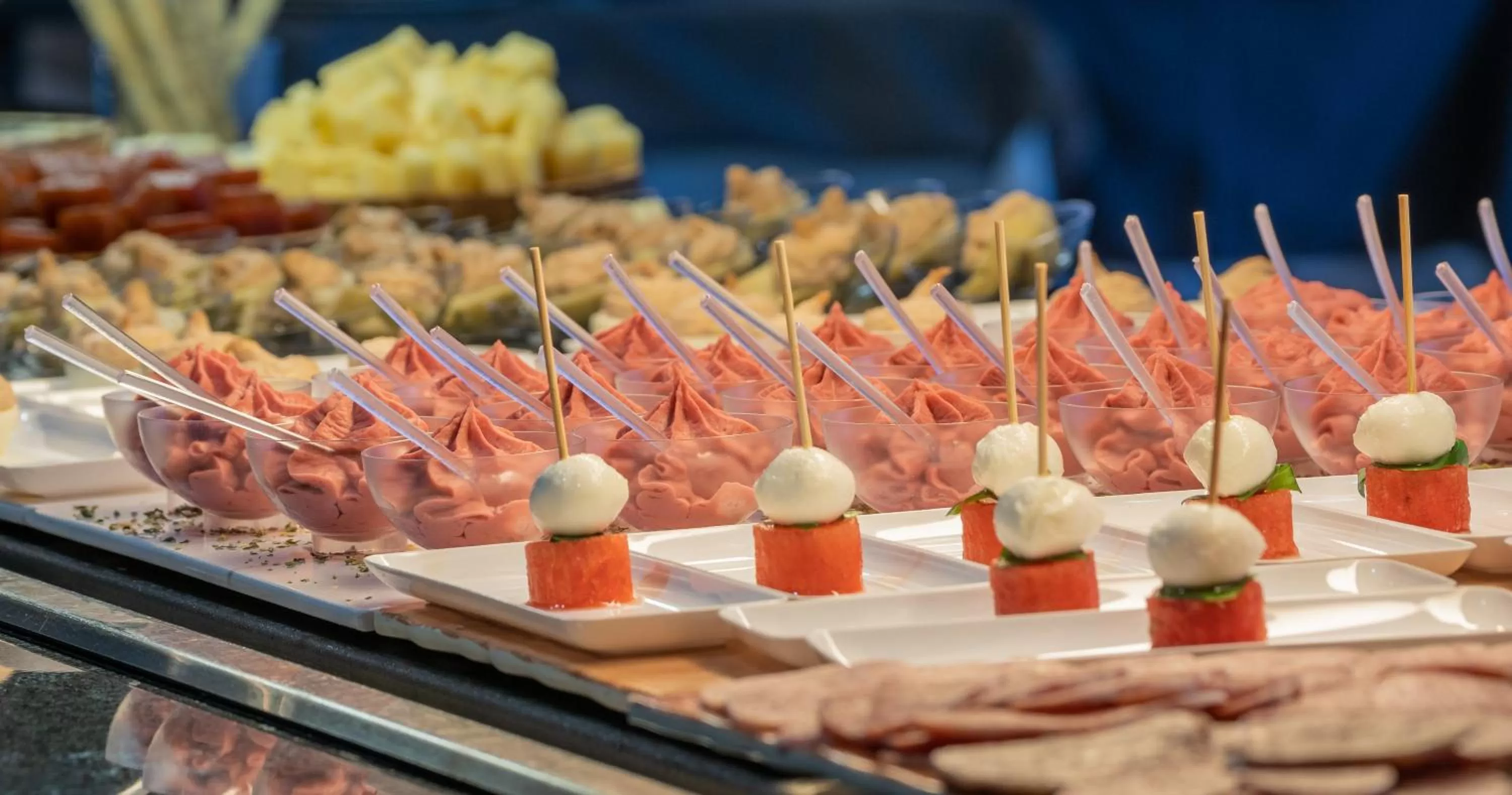 Restaurant/places to eat in Montanyà