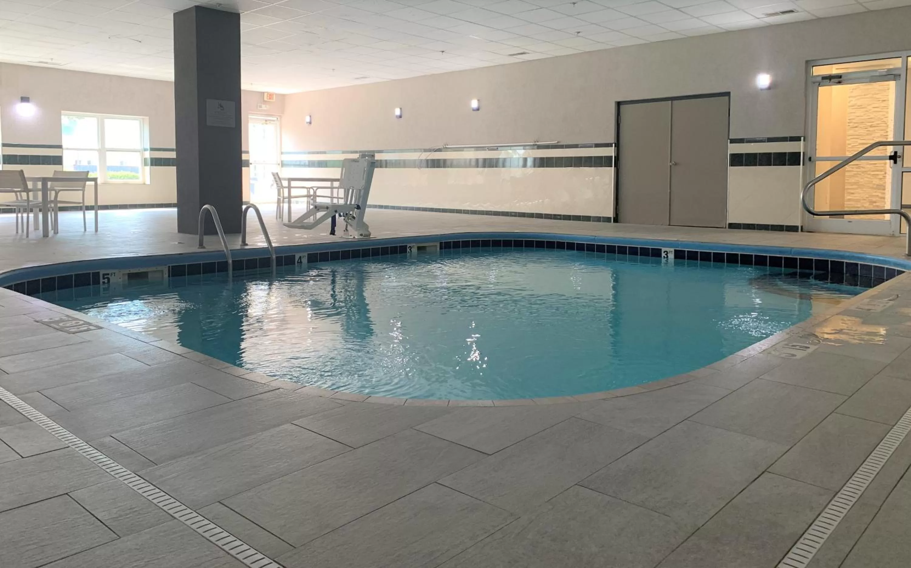 Swimming pool in Country Inn & Suites by Radisson, Clarksville, TN