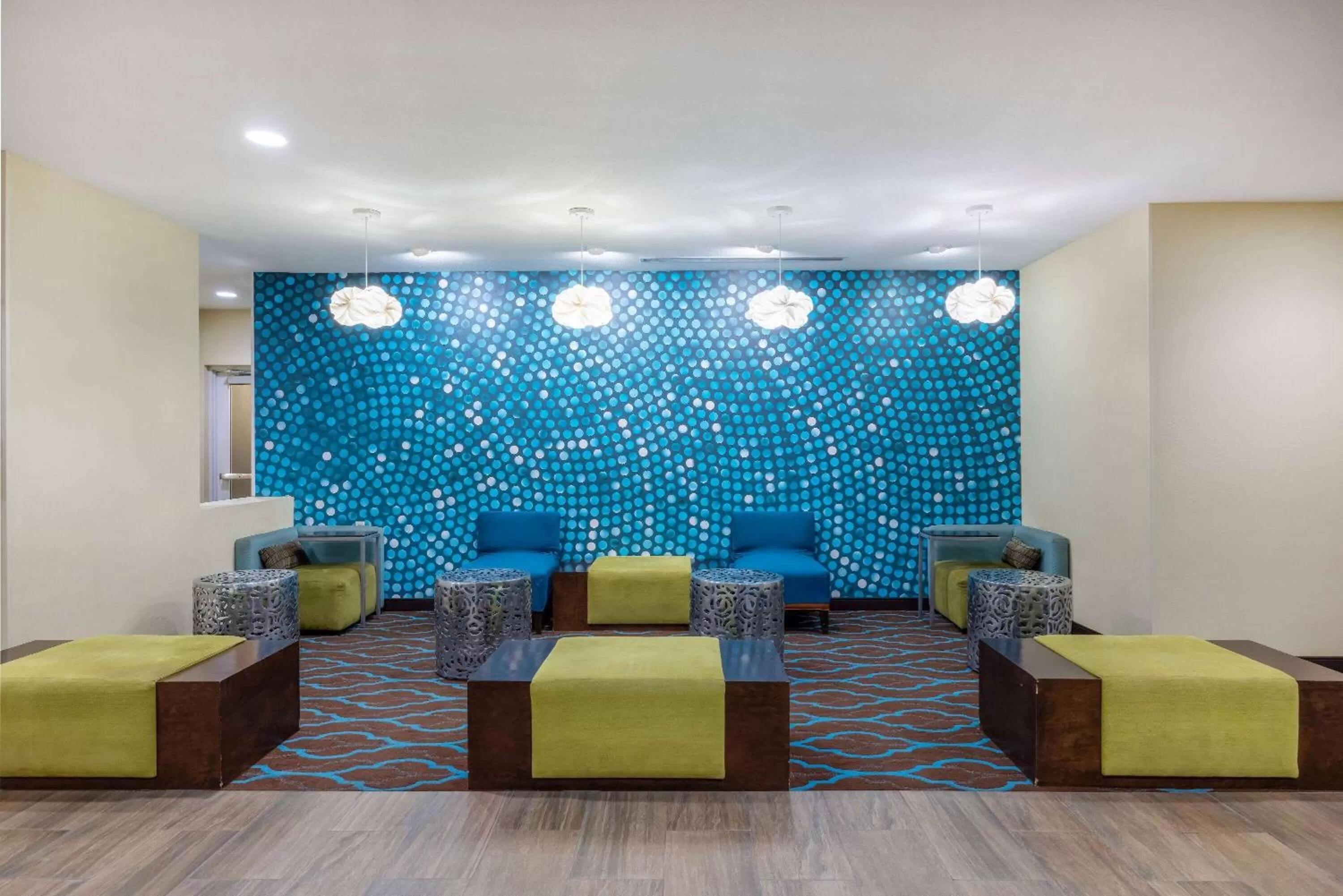 Lobby or reception in La Quinta by Wyndham Artesia
