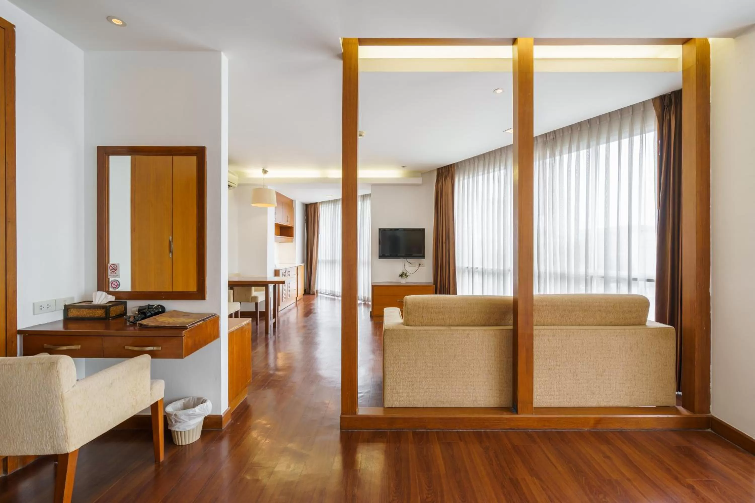 Living room in Lantana Resort Hotel Bangkok